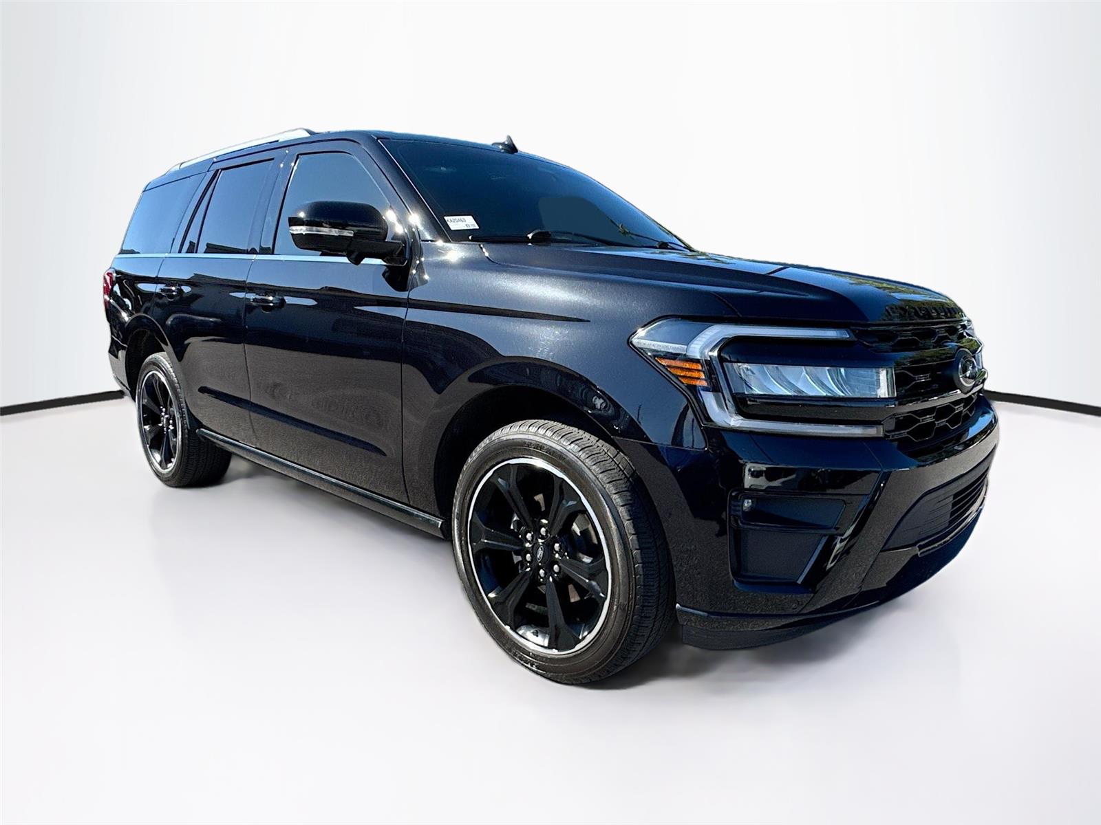 2024 Ford Expedition Limited's photo