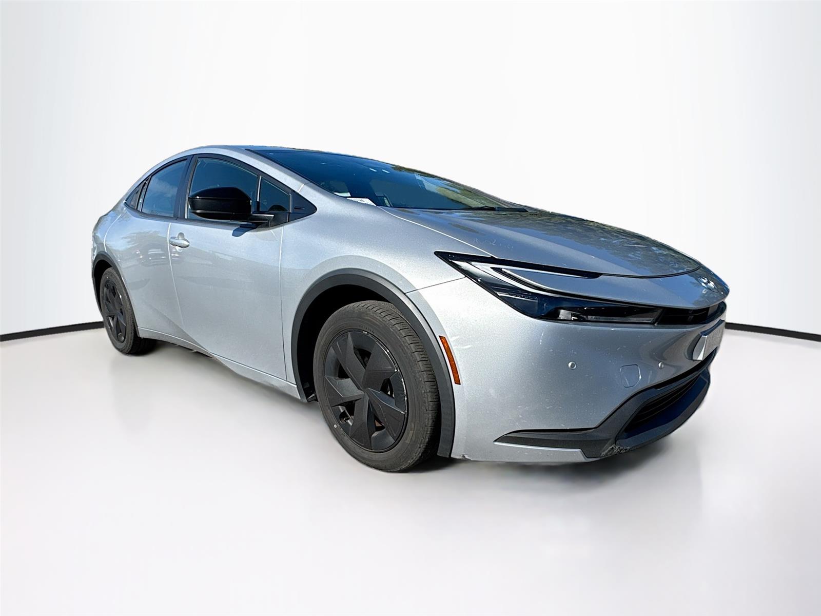 2024 Toyota Prius LE's photo