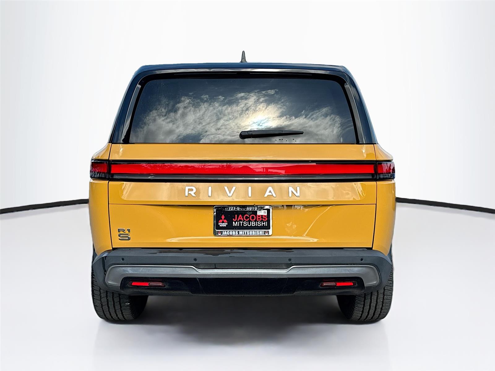 2023 Rivian R1S Adventure's photo