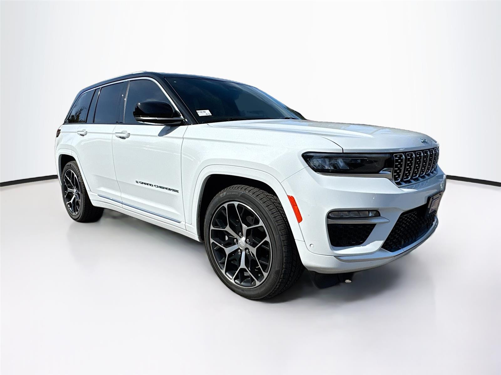 2022 Jeep Grand Cherokee Summit 4xe's photo