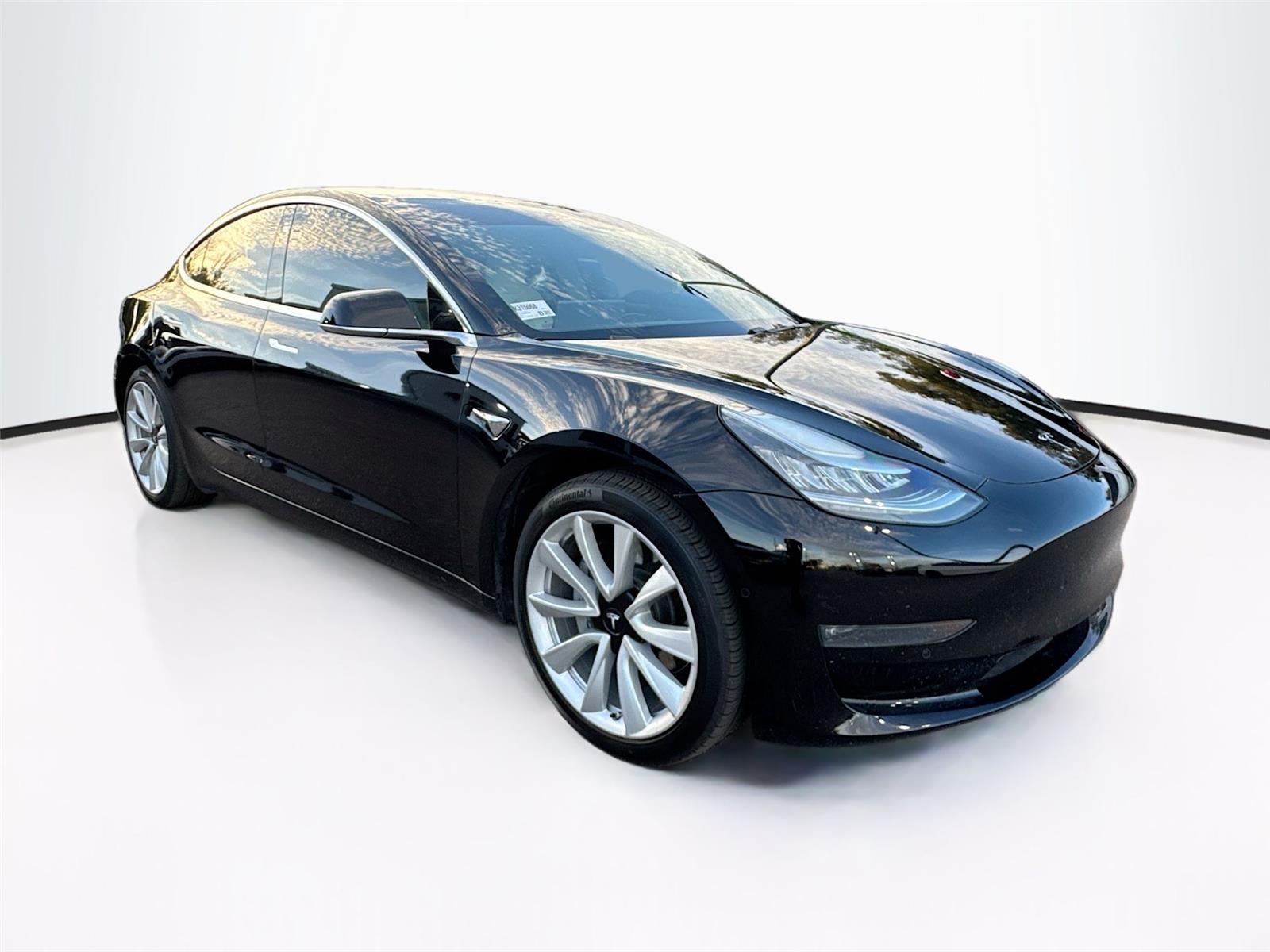 2019 Tesla Model 3 Mid Range's photo