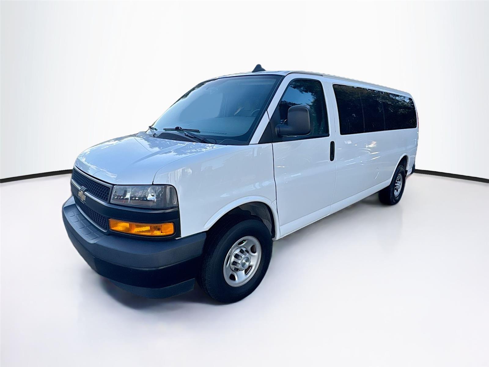 2022 Chevrolet Express 3500 LS Extended's photo