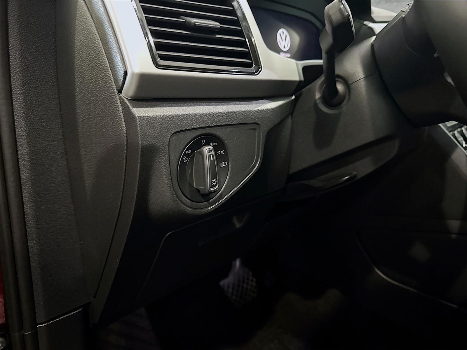 2022 Volkswagen Atlas SE w/Tech - Photo 7