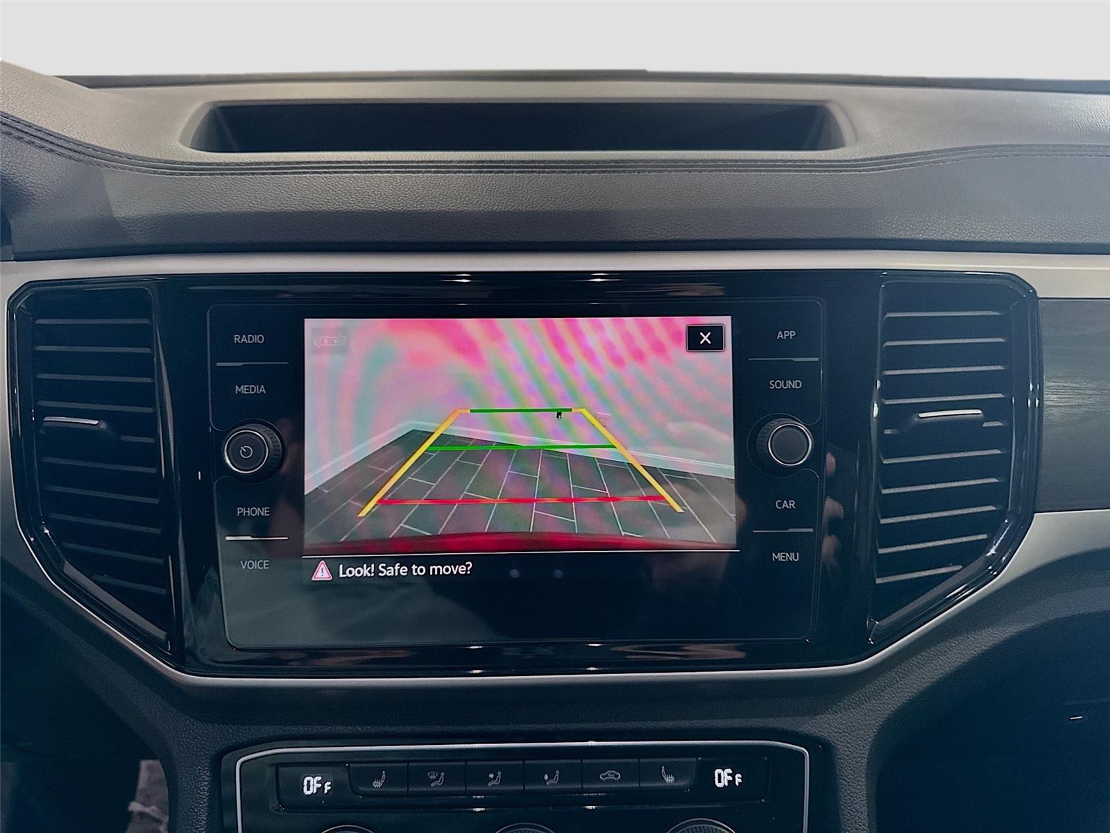 2022 Volkswagen Atlas SE w/Tech - Photo 10