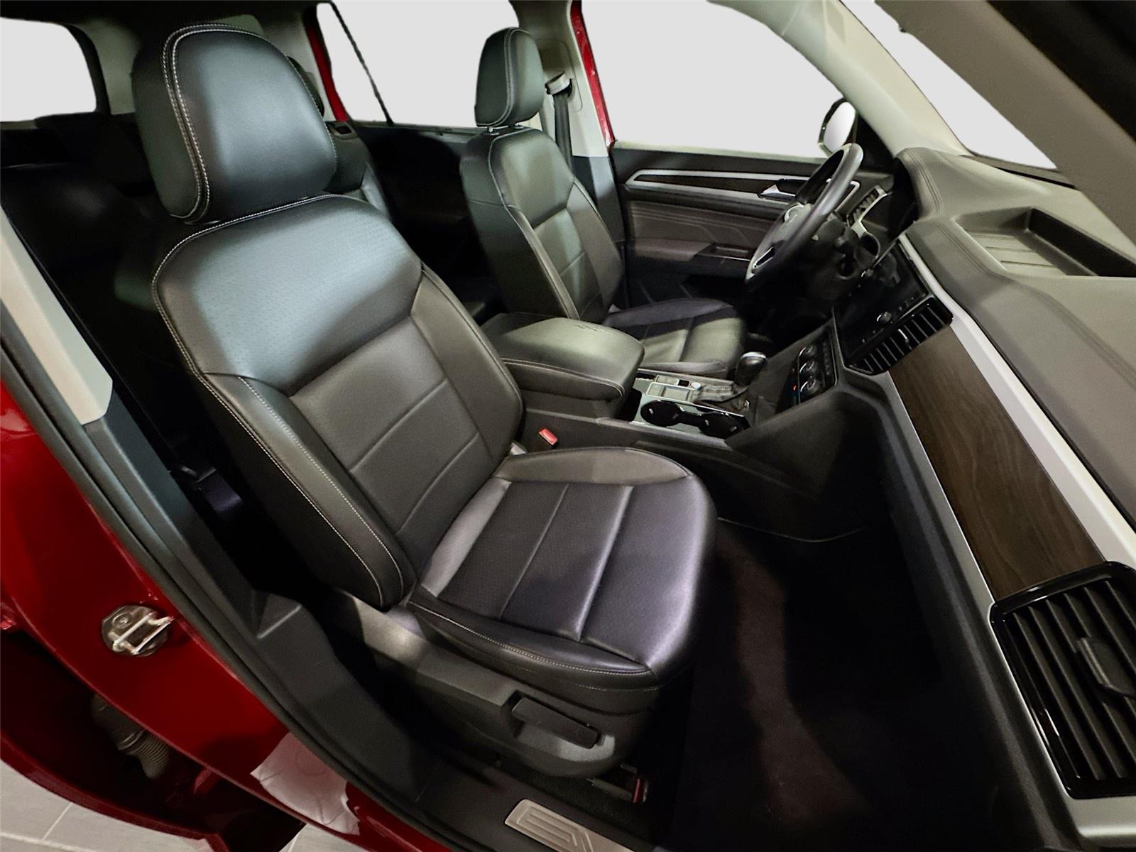 2022 Volkswagen Atlas SE w/Tech - Photo 23