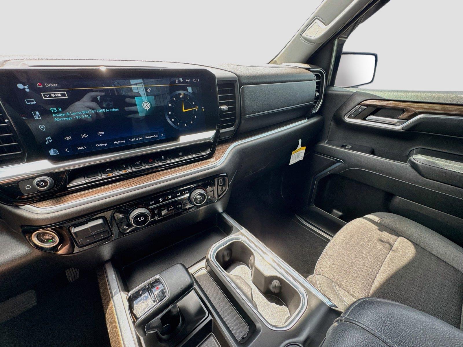 2024 Chevrolet Silverado 1500 RST - Photo 15