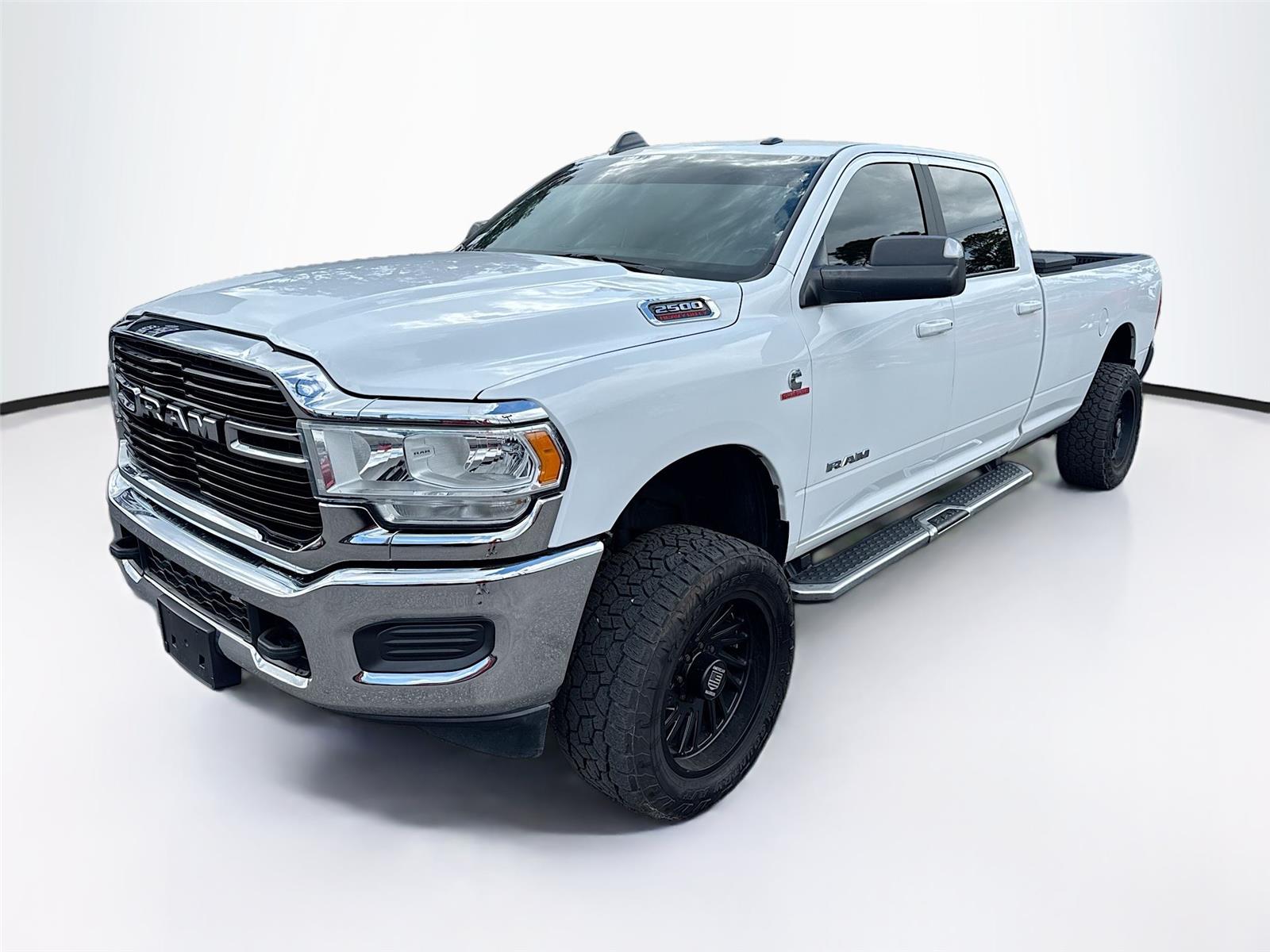 Bright White Clearcoat 2021 RAM 2500 Big Horn Crew Cab LB 4WD Pickup Truck Four-Wheel Drive 6-Speed Automatic