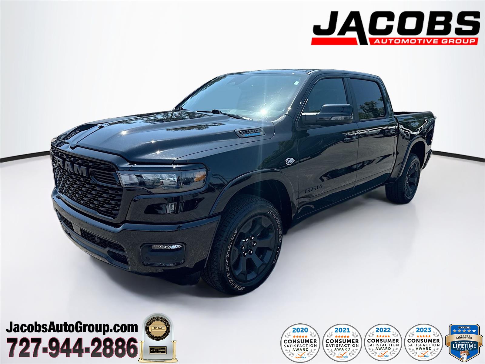 Diamond Black Crystal Pearlcoat 2026 RAM 1500 Pickup Truck Four-Wheel Drive 8-Speed Automatic