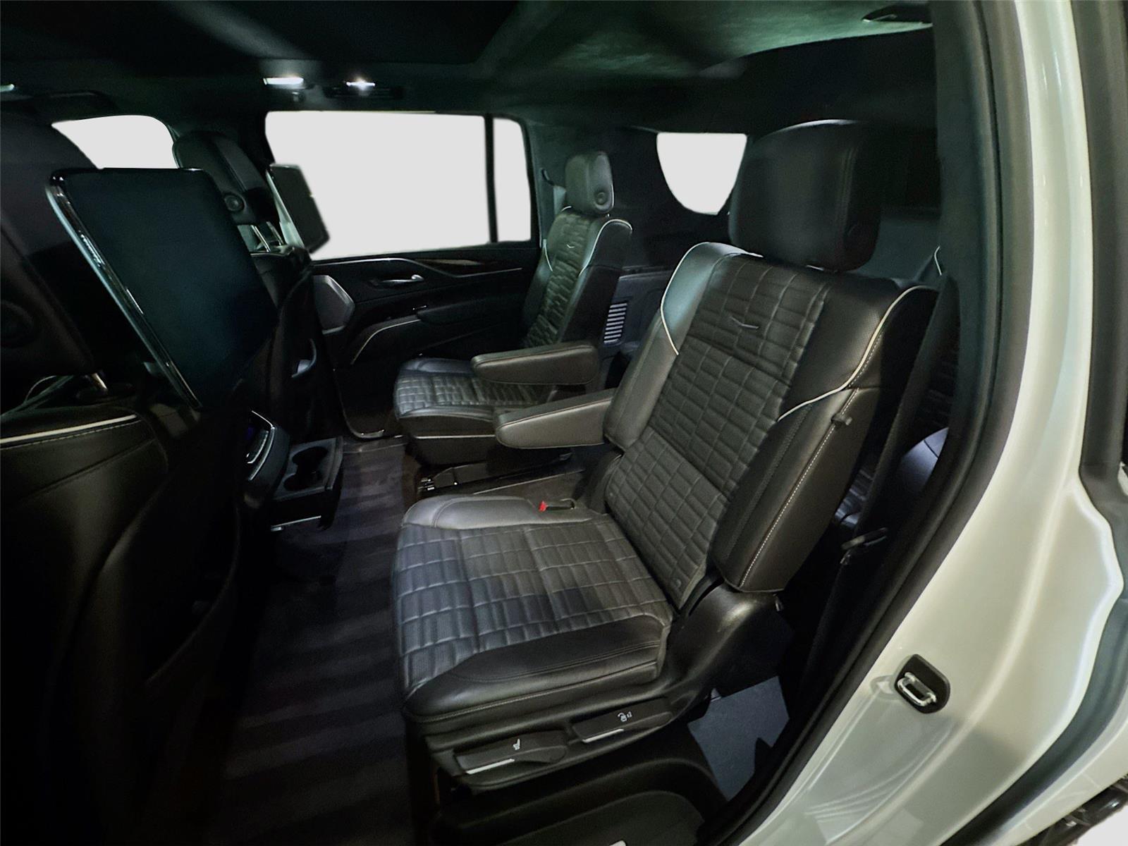 2023 Cadillac Escalade ESV Sport Platinum - Photo 17