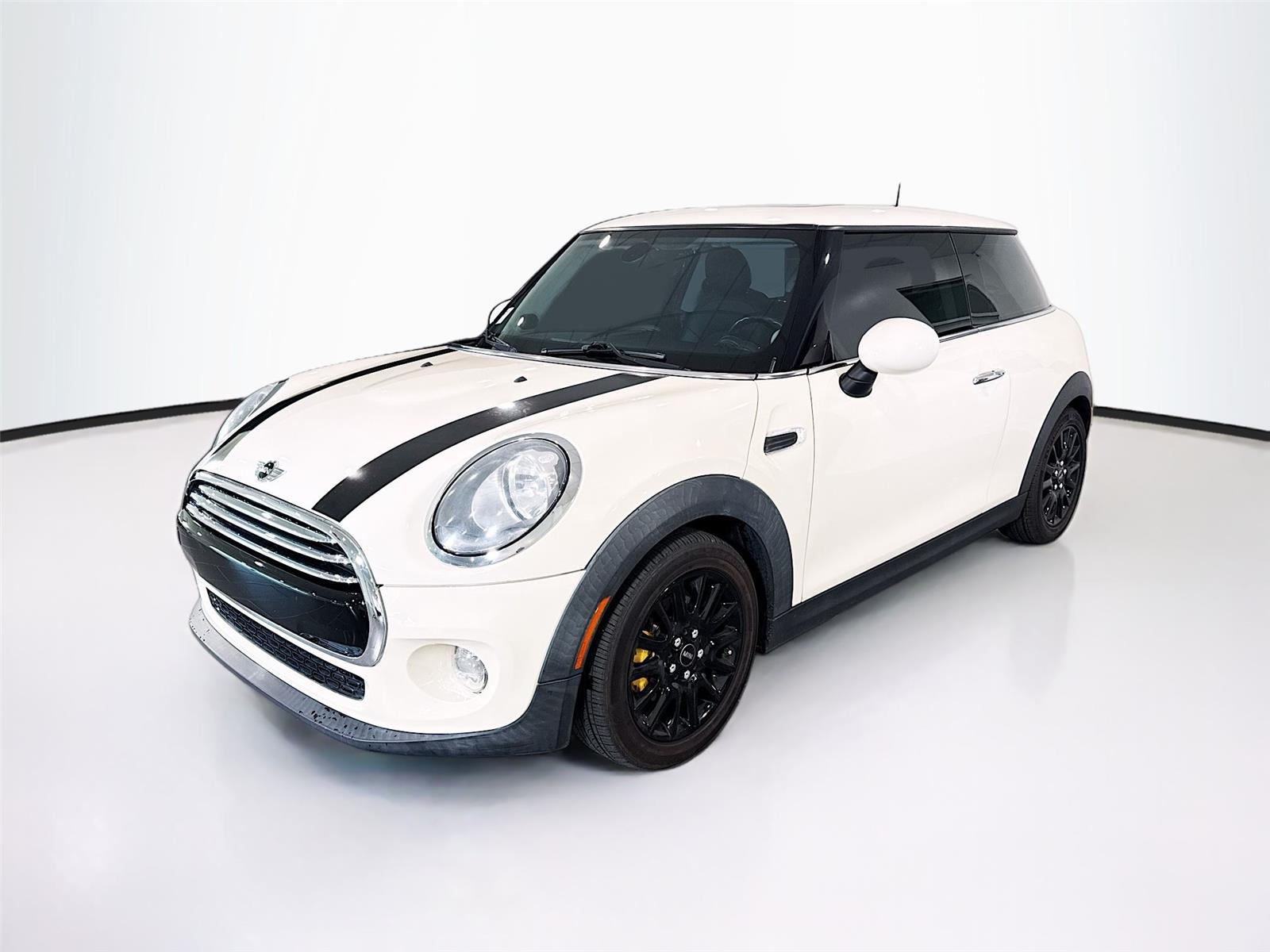 Pepper White 2018 MINI Cooper Oxford Edition FWD Hatchback Front-Wheel Drive 6-Speed Manual