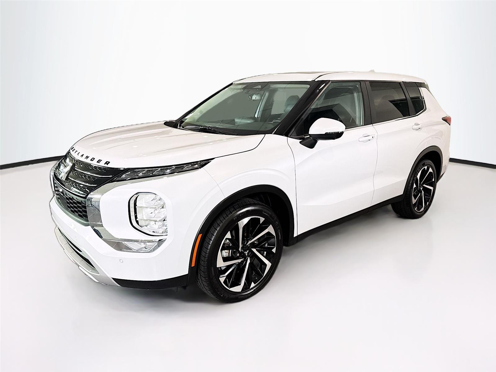 White Diamond 2024 Mitsubishi Outlander SE FWD SUV / Crossover Front-Wheel Drive Continuously Variable Transmission