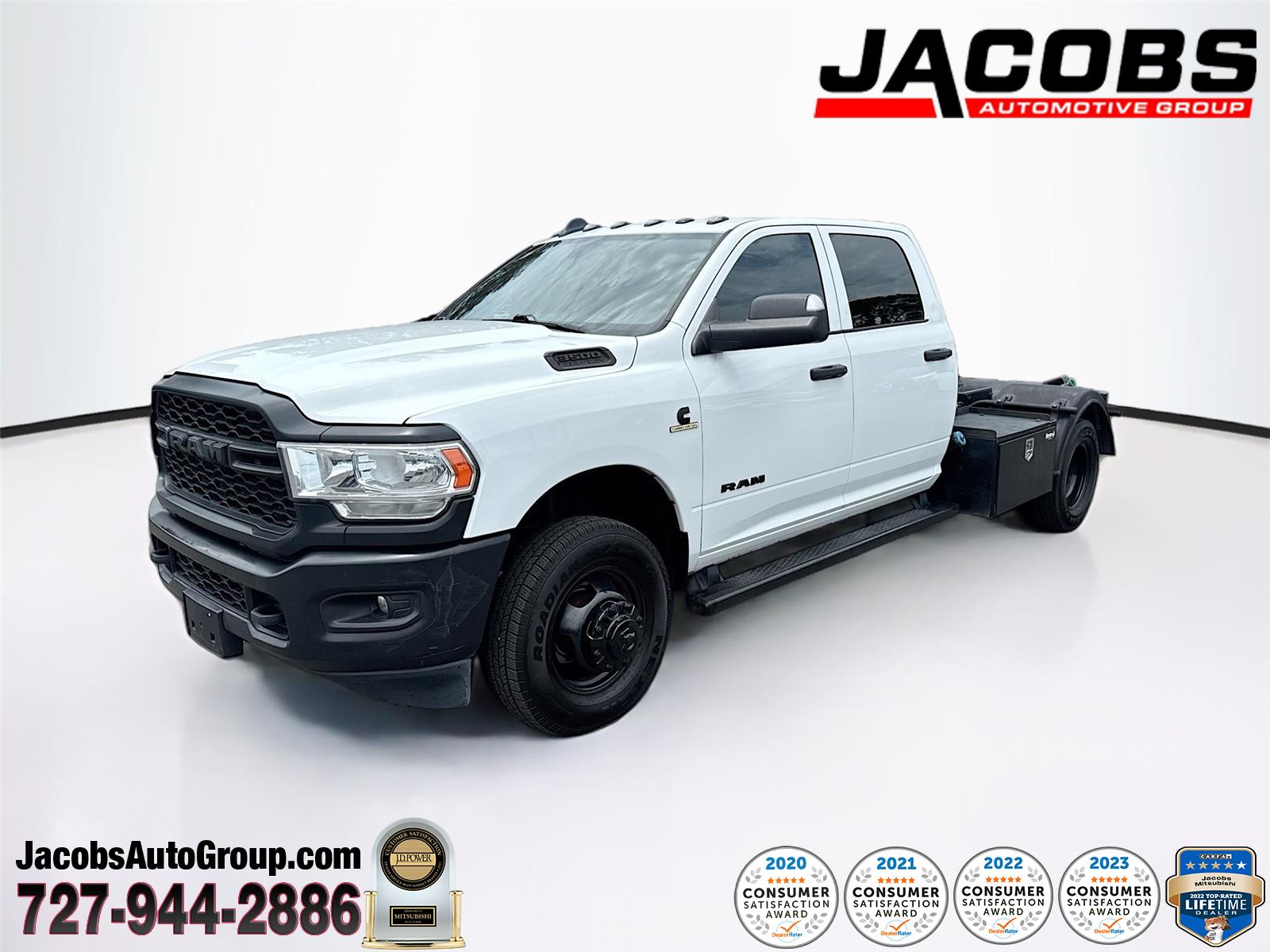 Bright White Clearcoat 2022 RAM 3500 Chassis Tradesman Crew Cab DRW RWD Pickup Truck 4X2 6-Speed Automatic