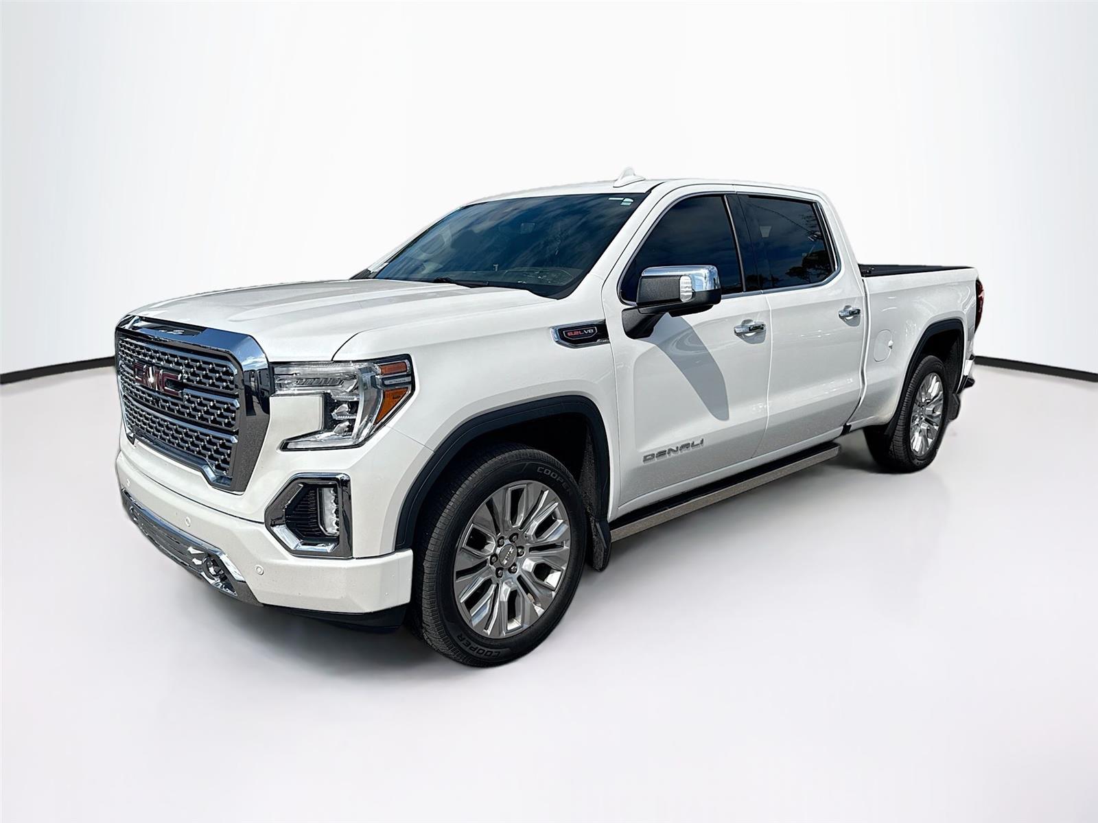 2022 GMC Sierra 4WD Crew Cab Short Box Denali's photo