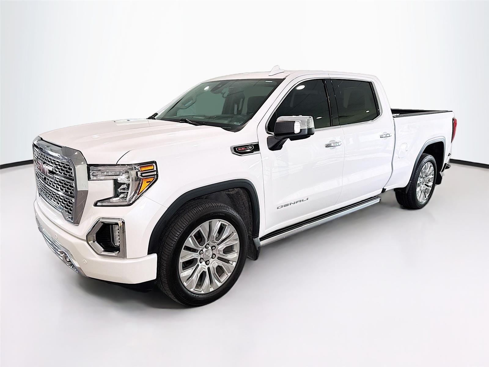 2022 GMC Sierra 4WD Crew Cab Short Box Denali's photo