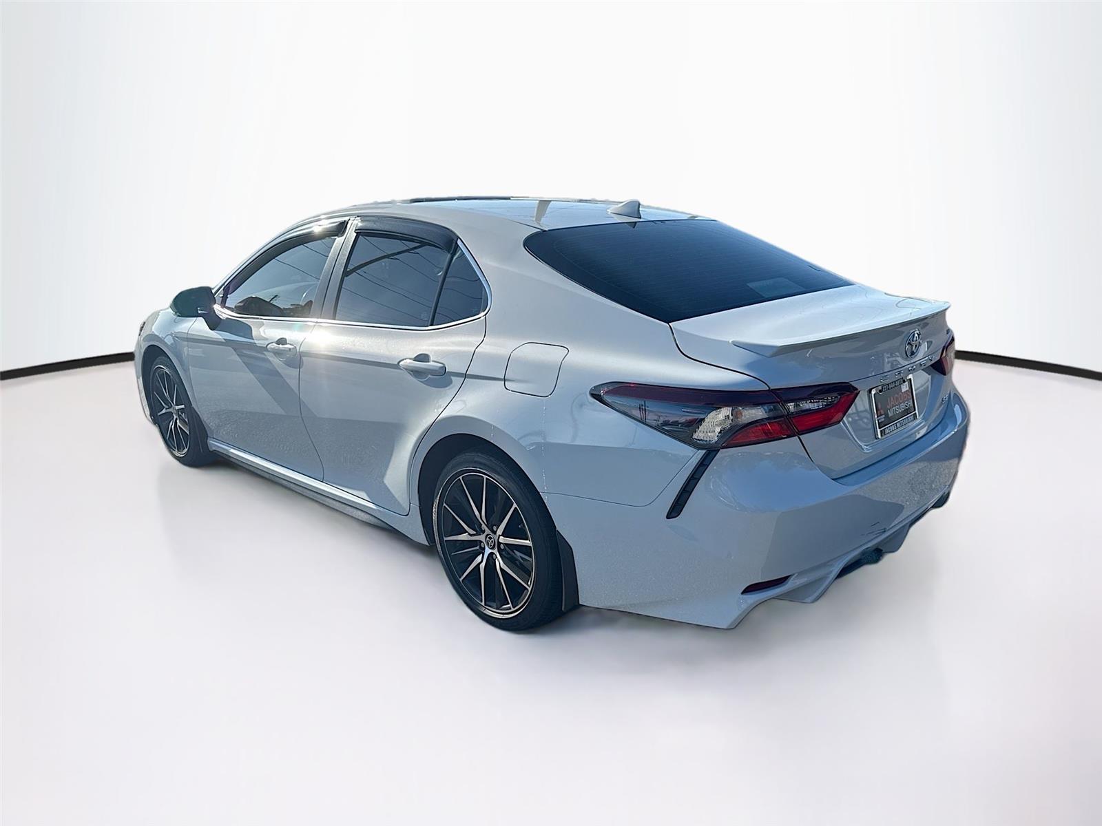 View vehicle photo 3