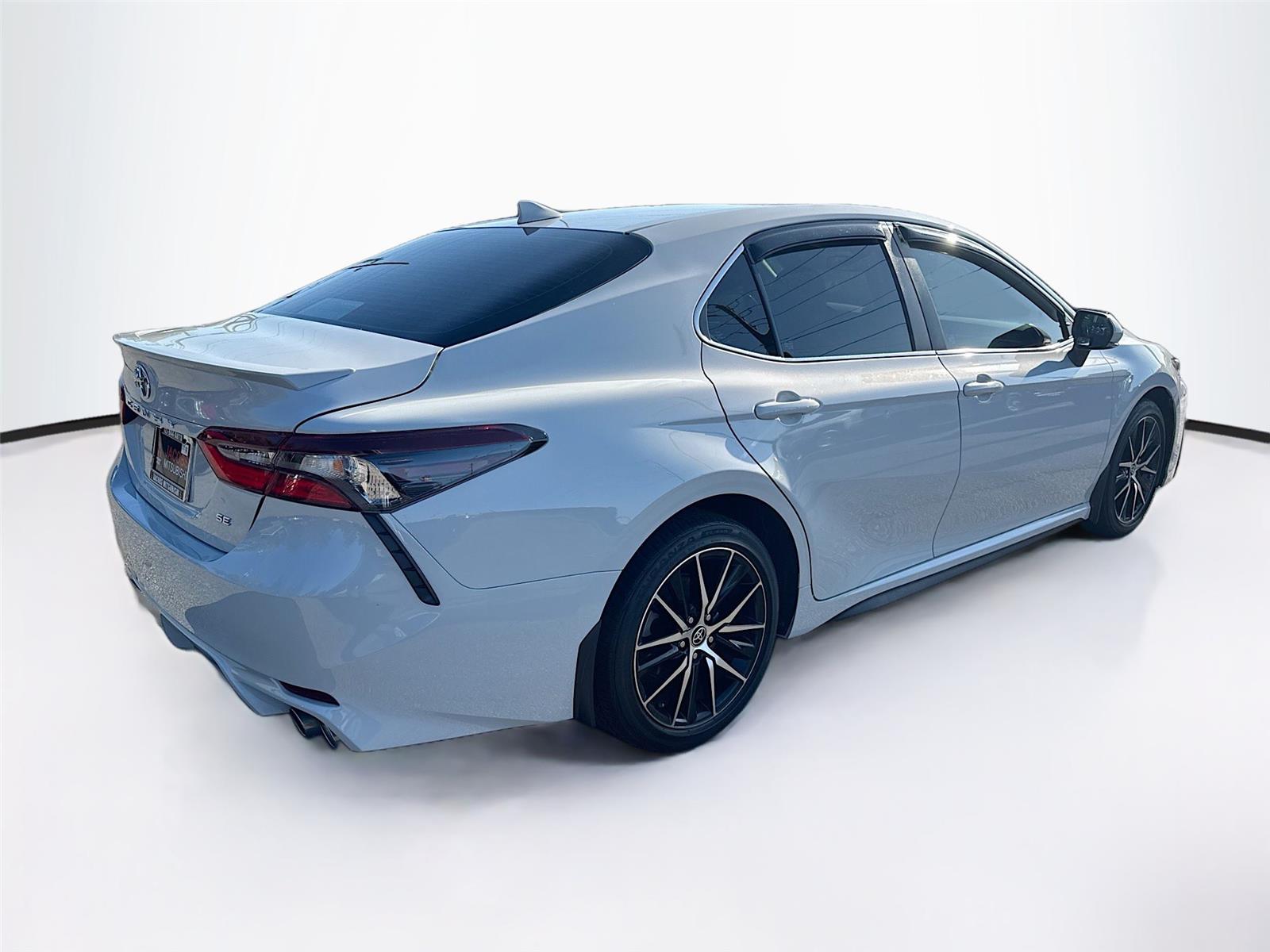 View vehicle photo 5