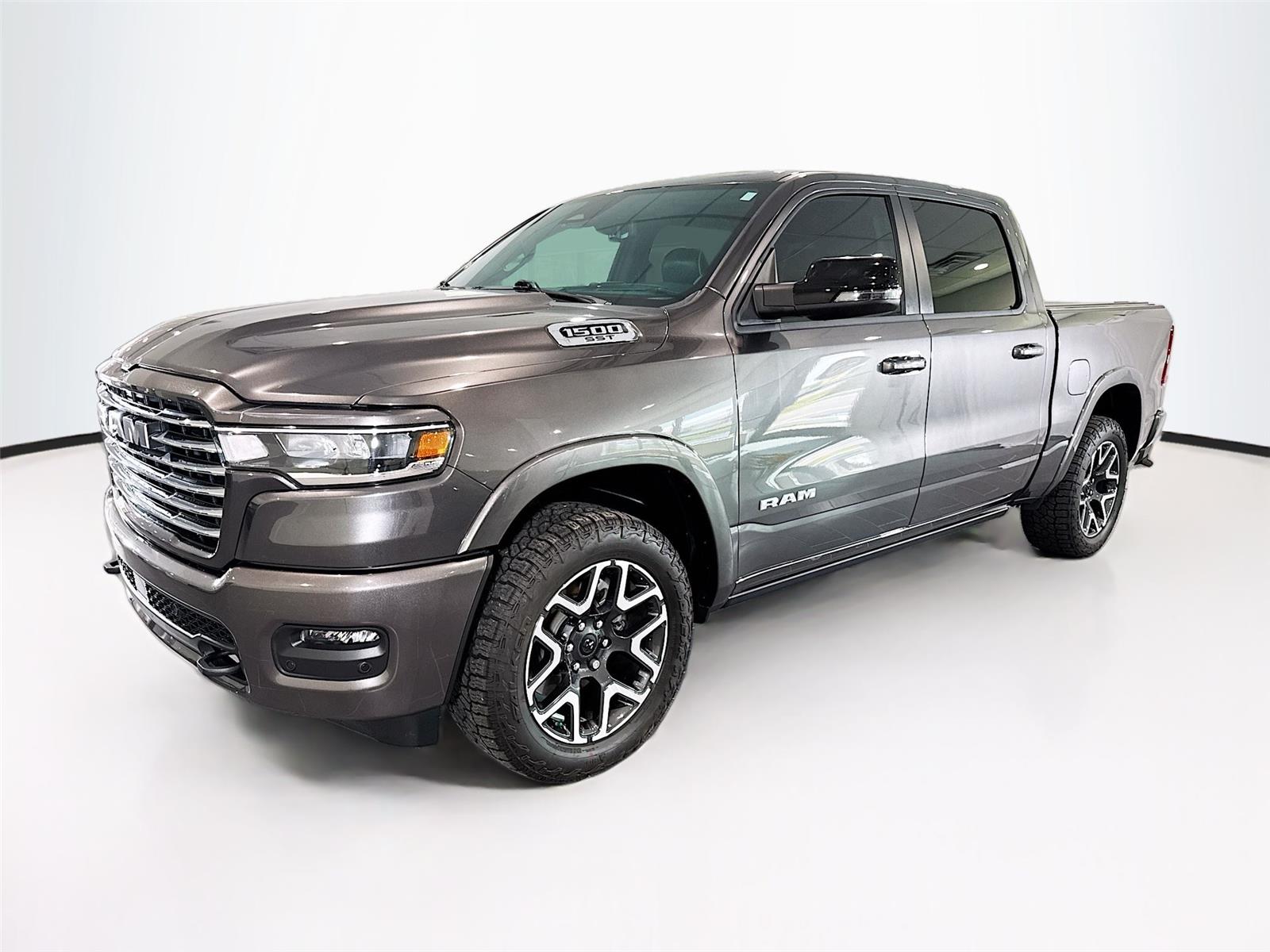 2025 RAM 1500 Laramie 4x4 Crew Cab 5'7's photo