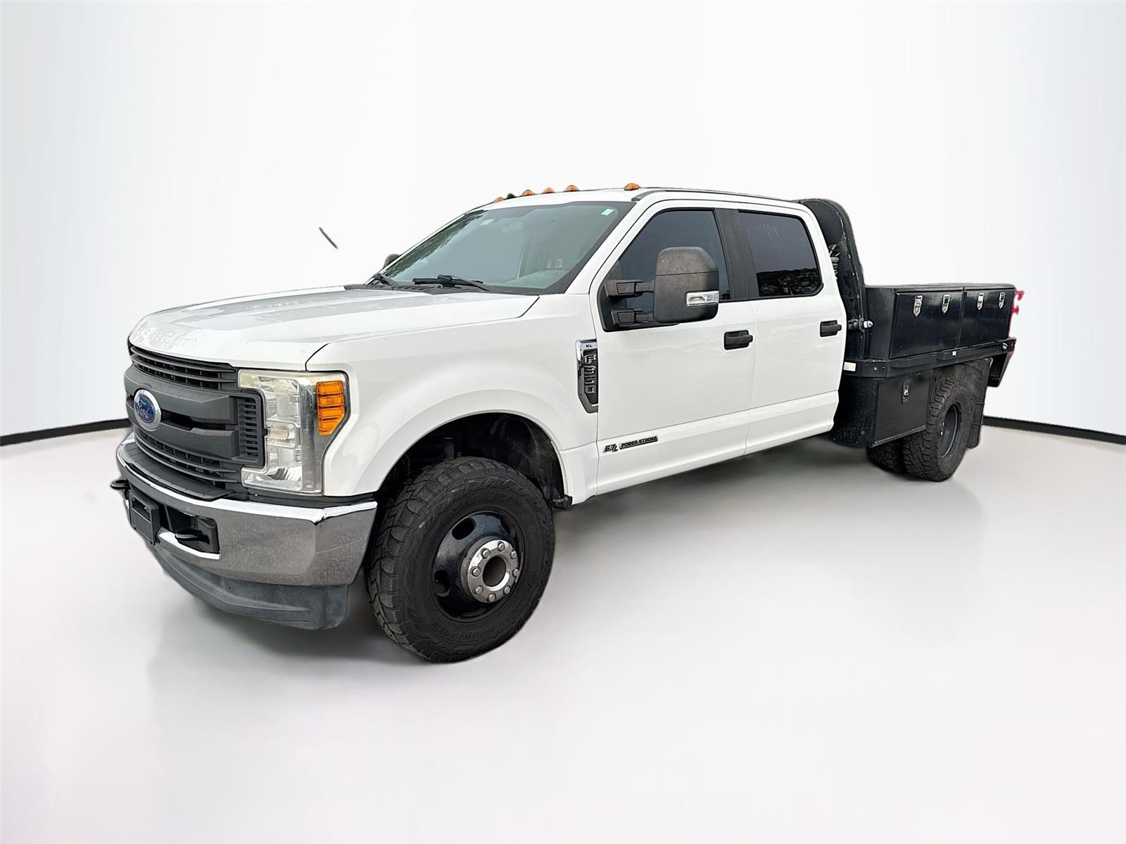 2017 Ford F-350 XL 4x4 Crew Cab 179-In DRW's photo