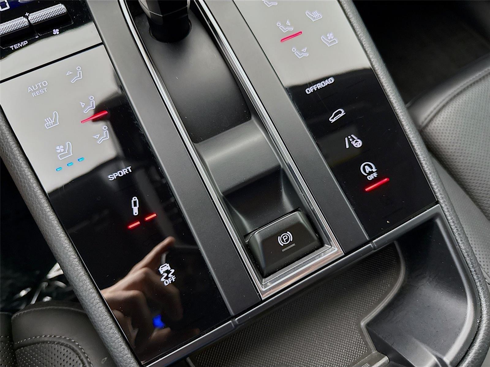 2023 Porsche Macan T - Photo 15