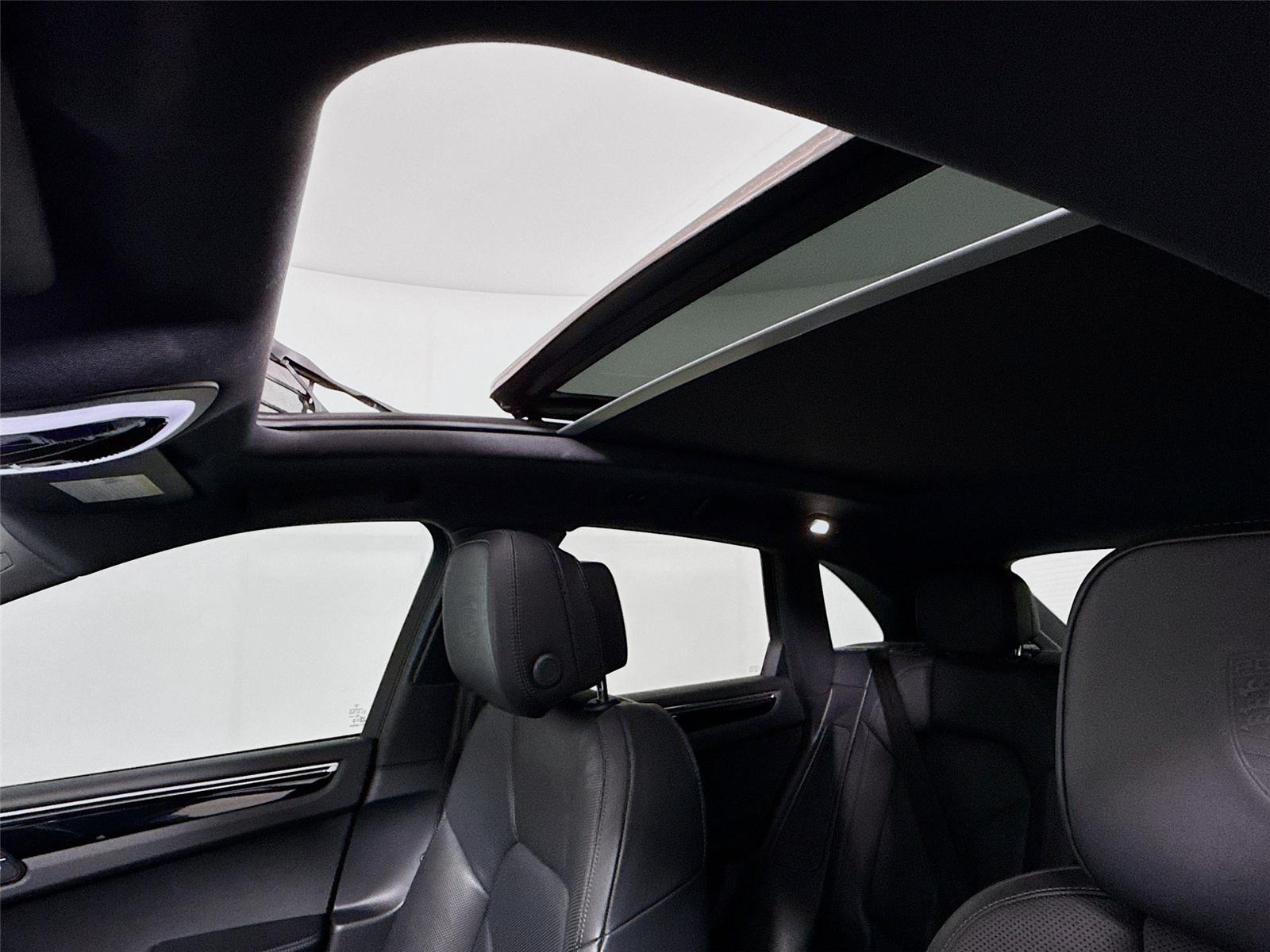 2023 Porsche Macan T - Photo 19