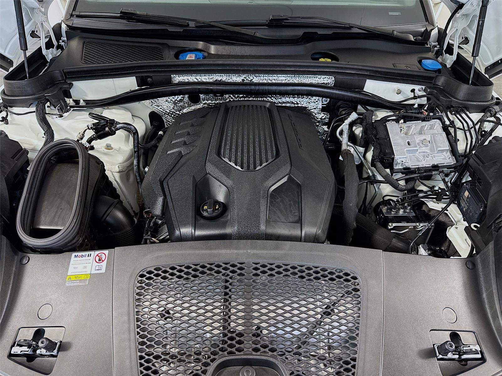 2023 Porsche Macan T - Photo 29