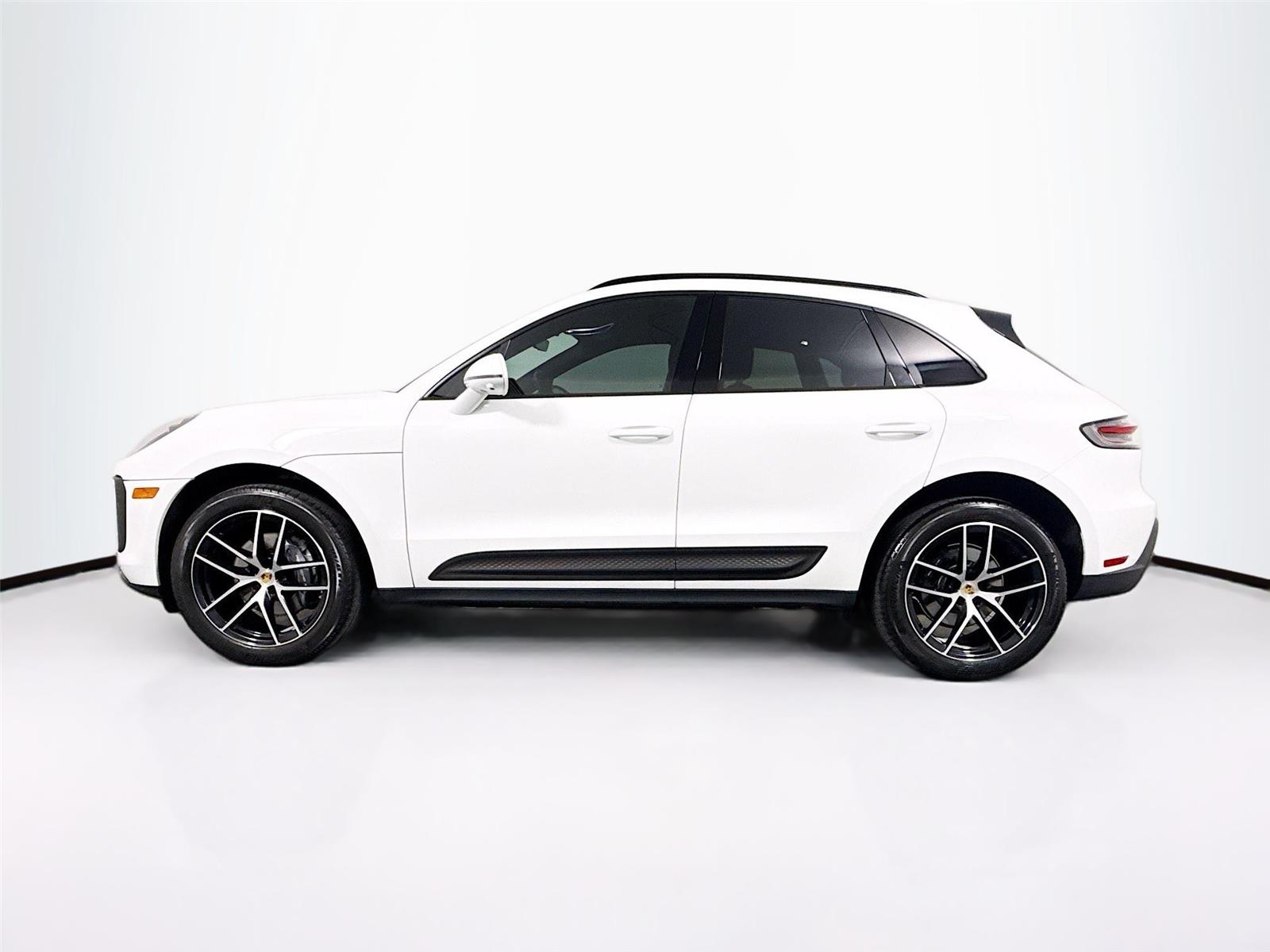 2023 Porsche Macan T - Photo 30