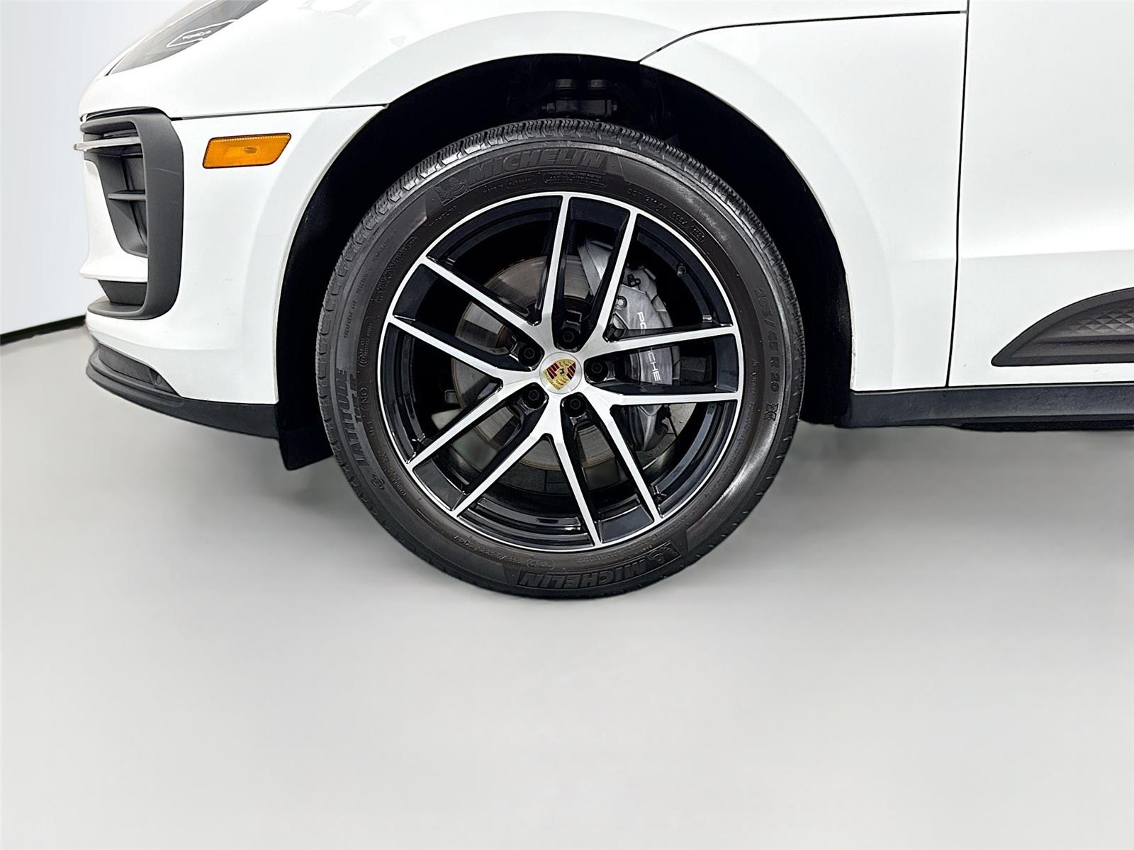 2023 Porsche Macan T - Photo 32