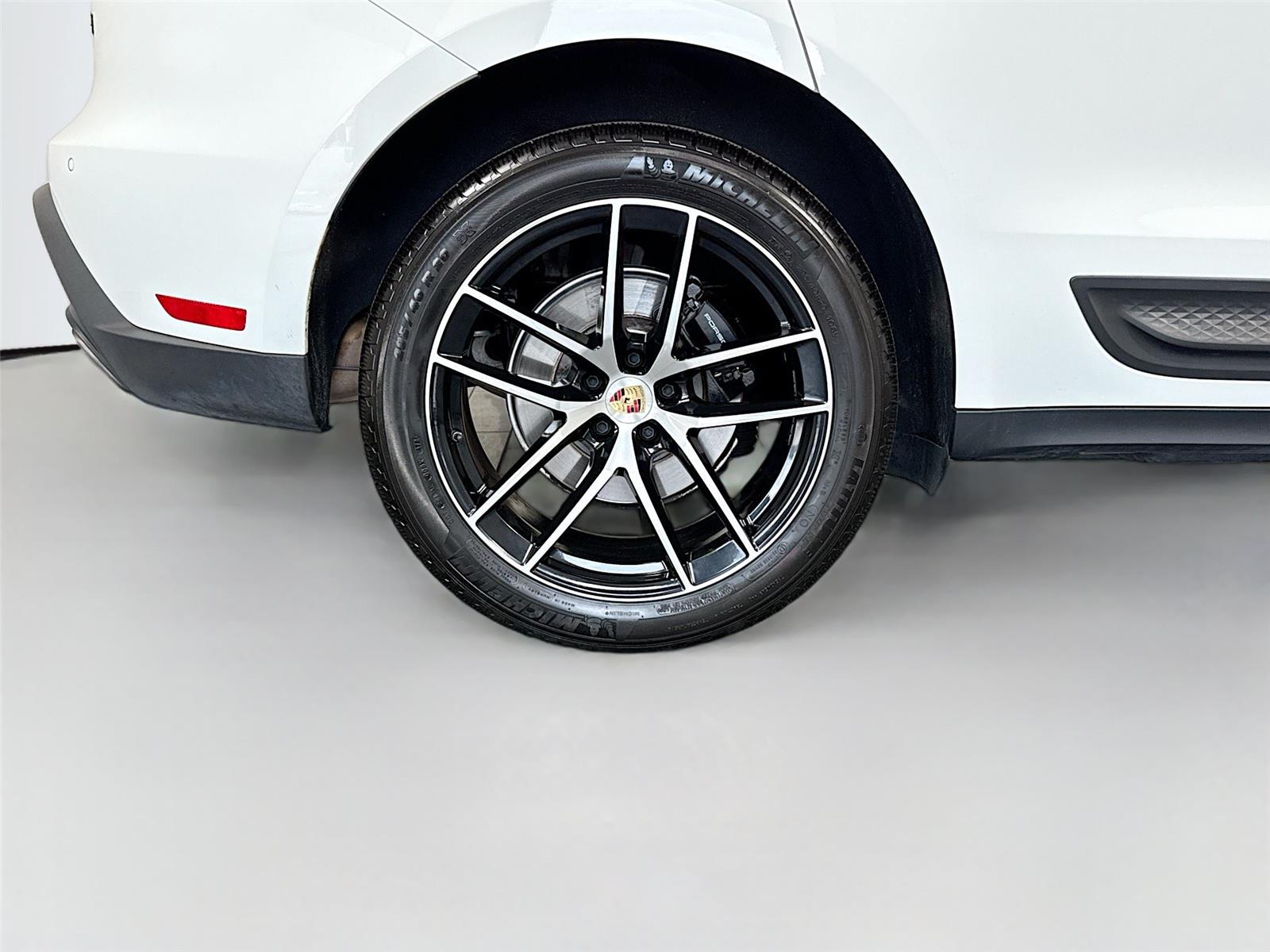 2023 Porsche Macan T - Photo 37