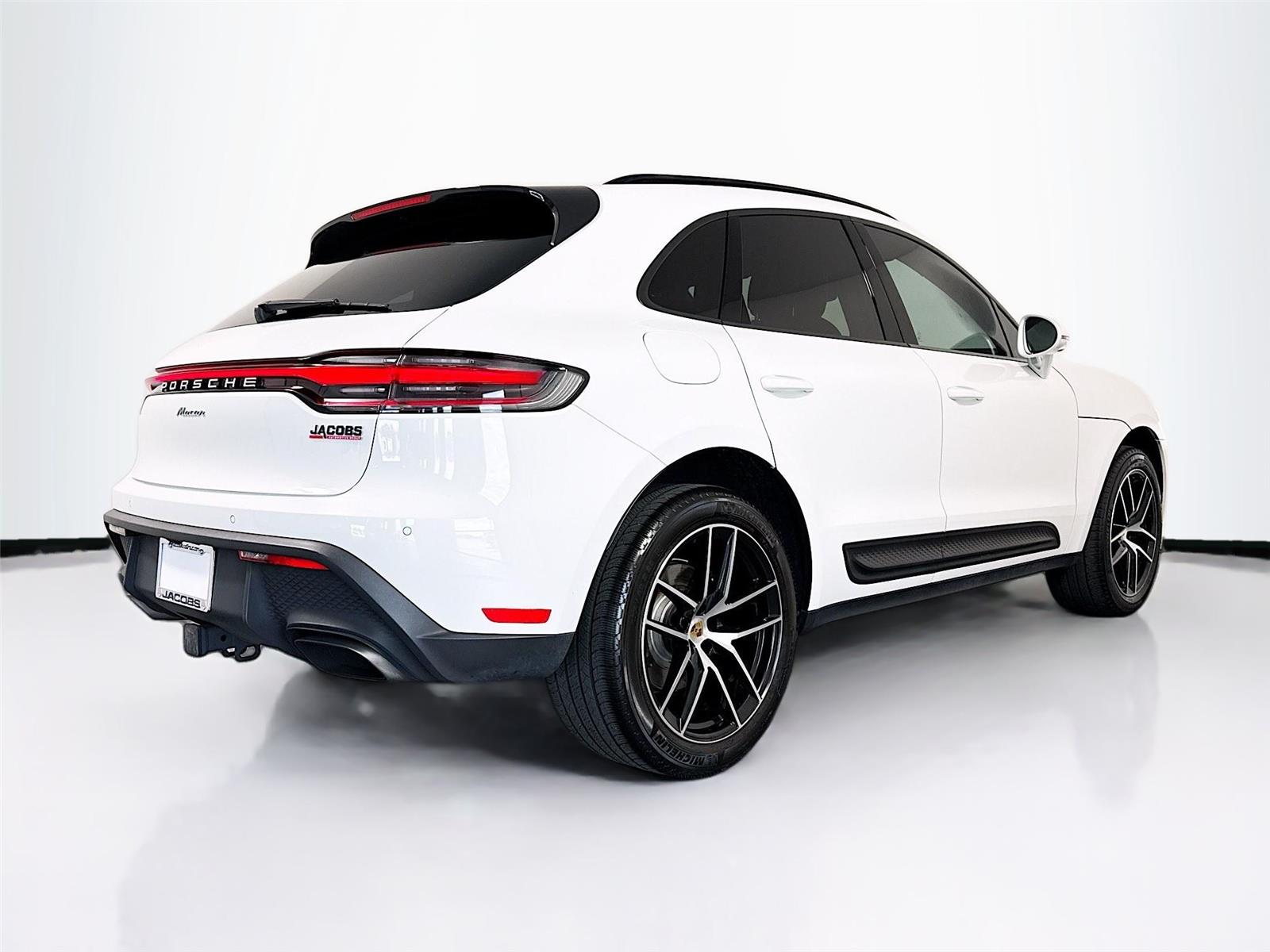 2023 Porsche Macan T - Photo 39