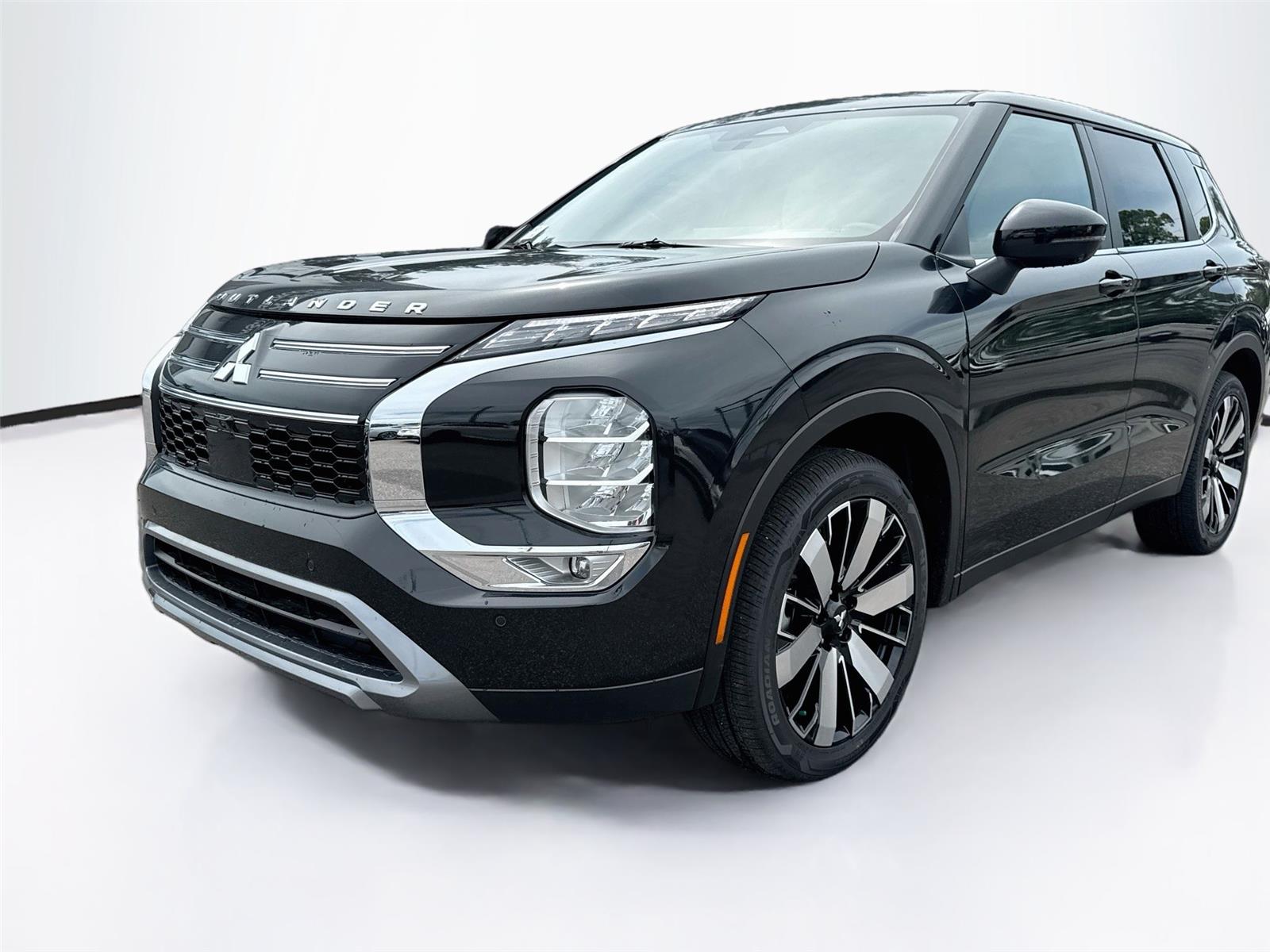2026 Mitsubishi Outlander, photo 1