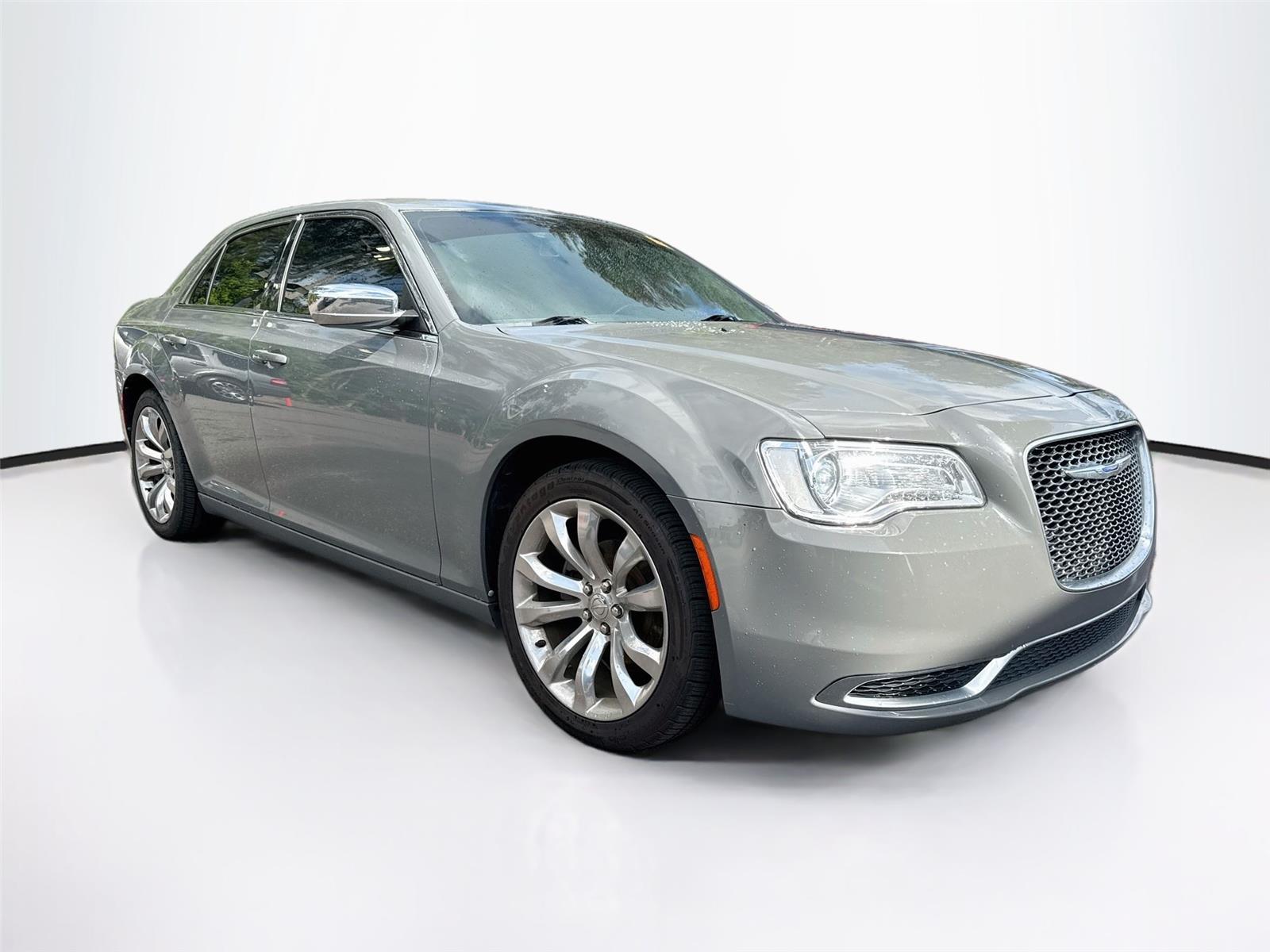 2019 Chrysler 300 Touring - Photo 6