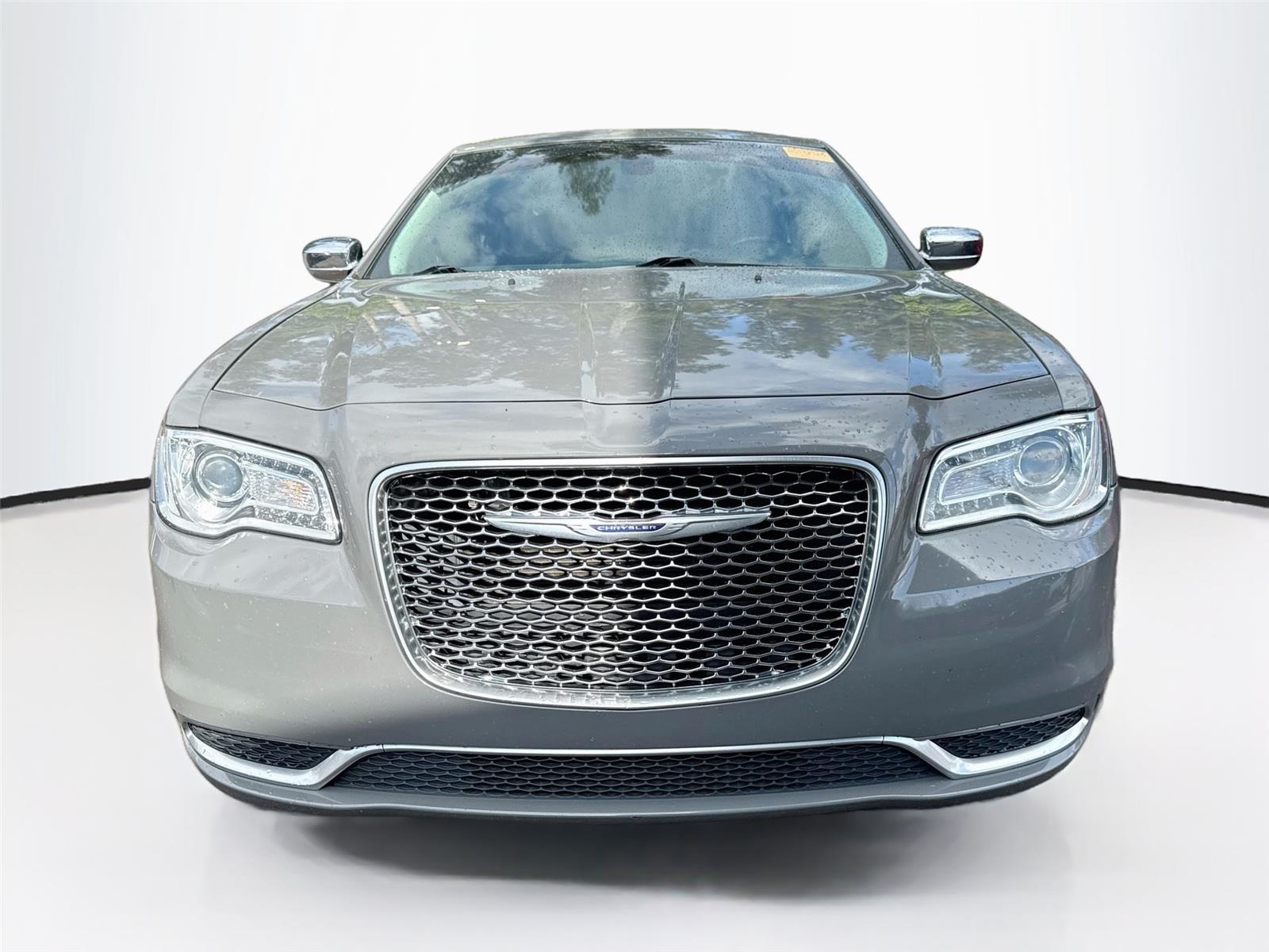 2019 Chrysler 300 Touring - Photo 7