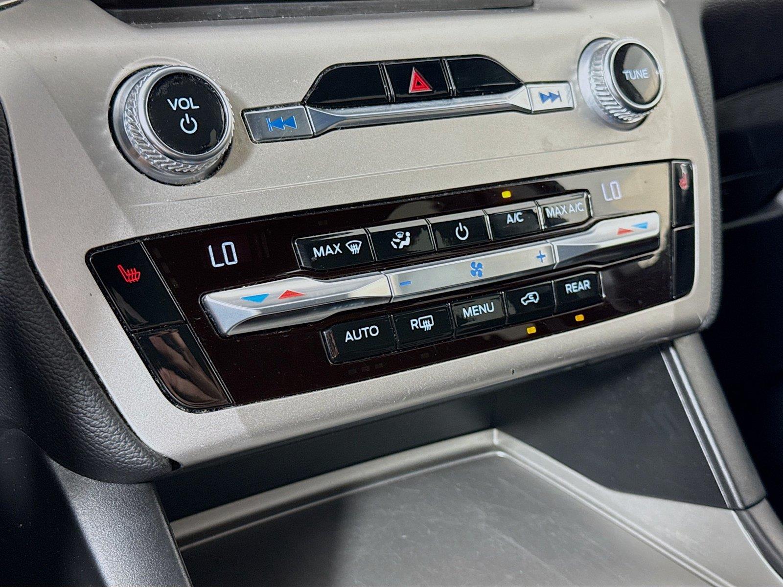 2021 Ford Explorer XLT - Photo 13