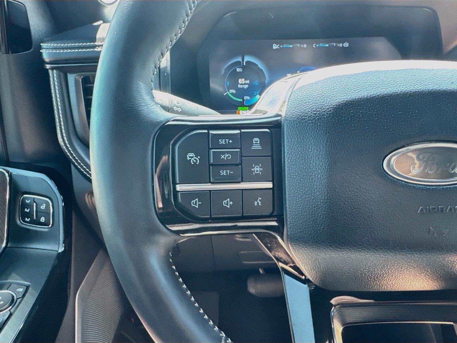 2023 Ford F-150 Lightning Platinum - Photo 12