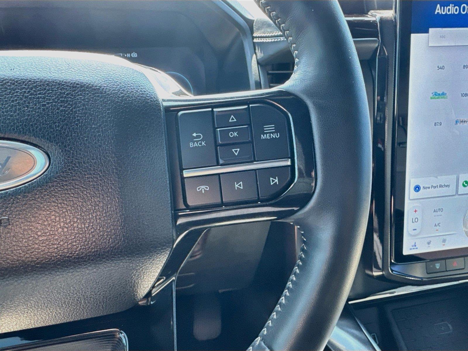 2023 Ford F-150 Lightning Platinum - Photo 13