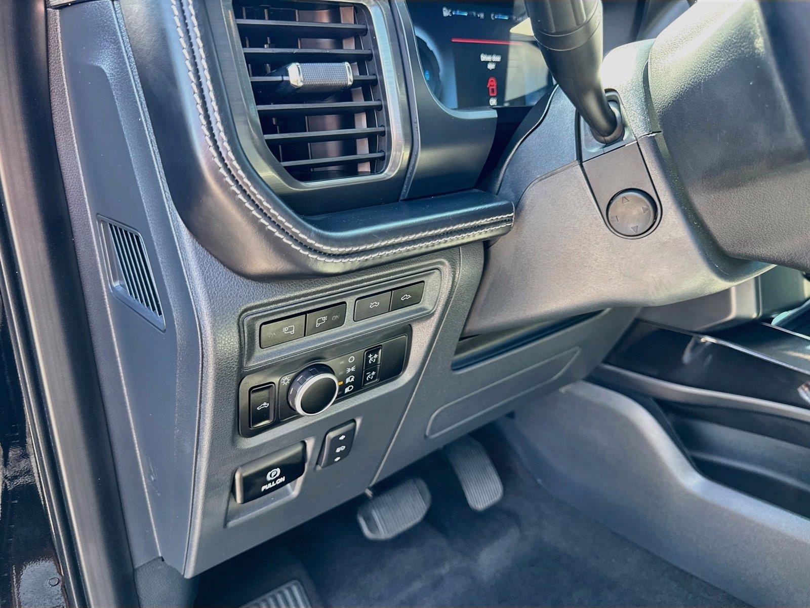 2023 Ford F-150 Lightning Platinum - Photo 14