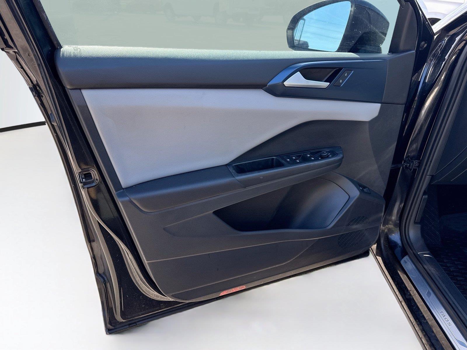2023 Volkswagen Taos SE - Photo 9