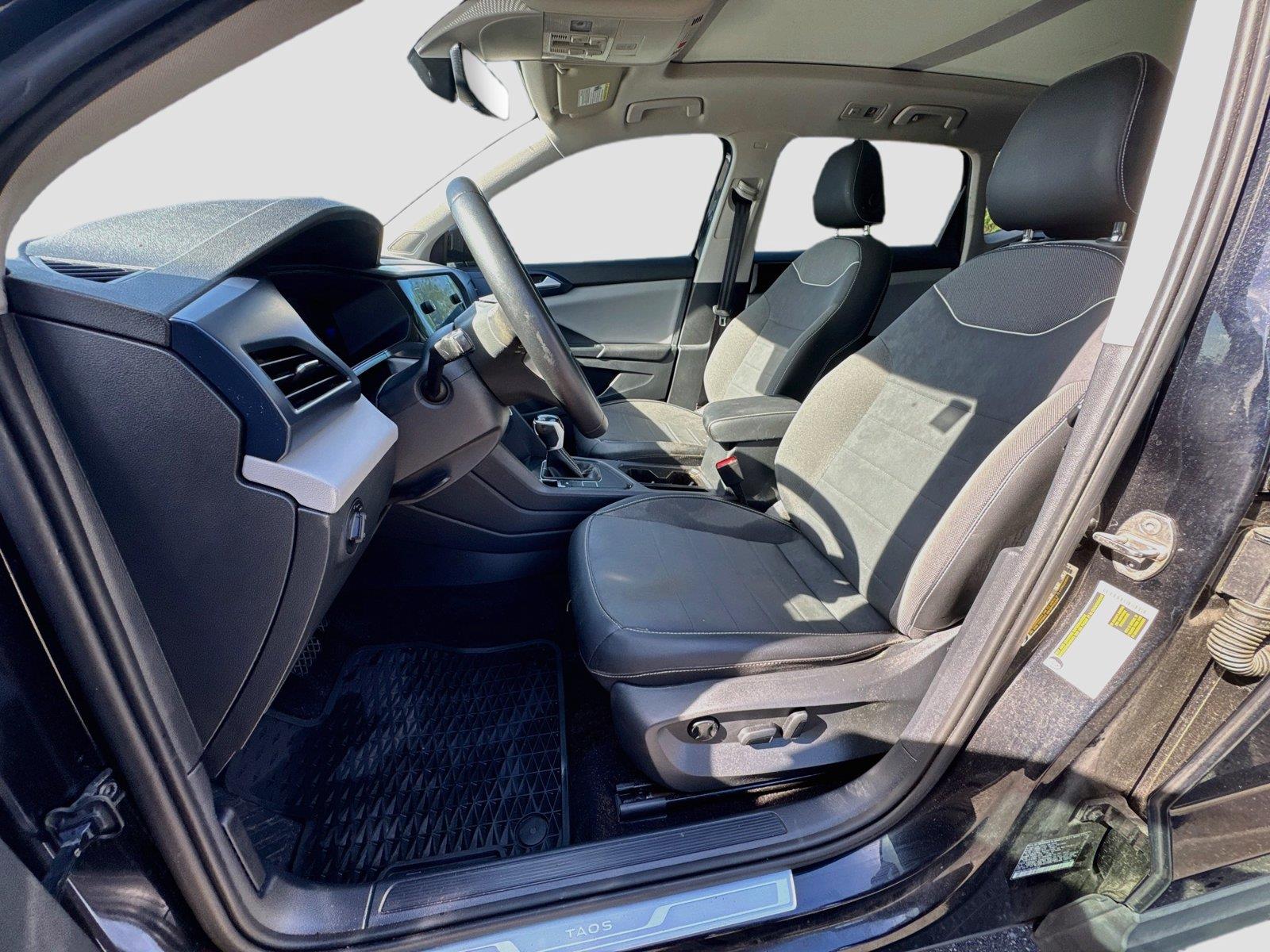 2023 Volkswagen Taos SE - Photo 10