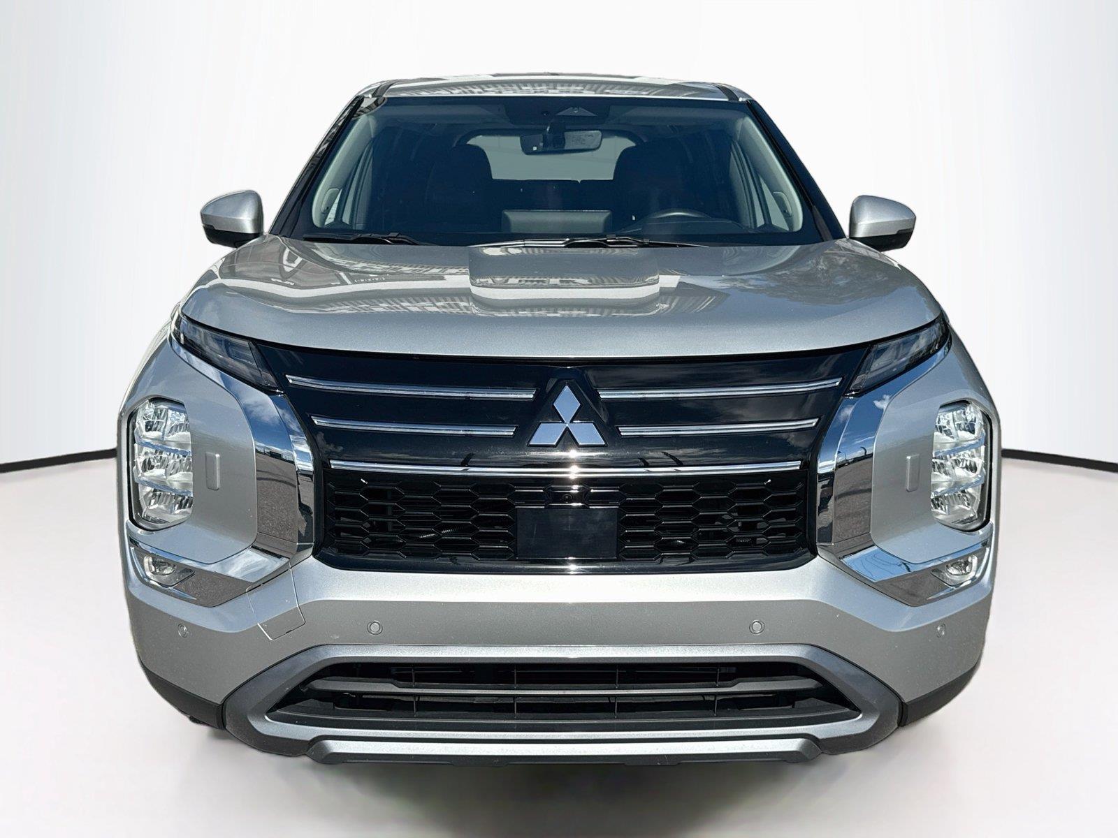 2025 Mitsubishi Outlander SE - Photo 9
