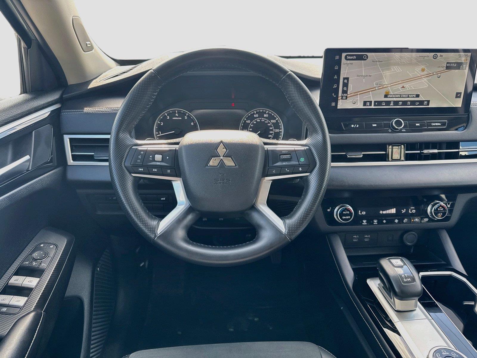 2025 Mitsubishi Outlander SE - Photo 11