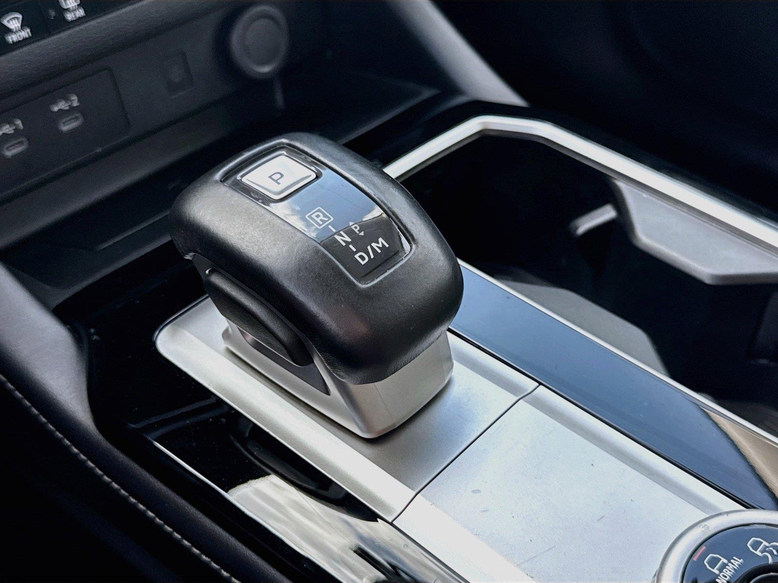 2025 Mitsubishi Outlander SE - Photo 23