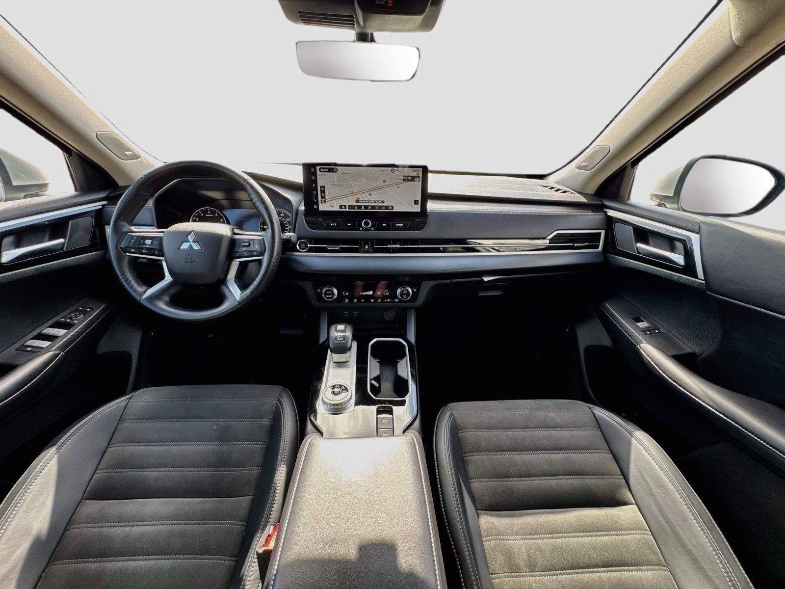 2025 Mitsubishi Outlander SE - Photo 26