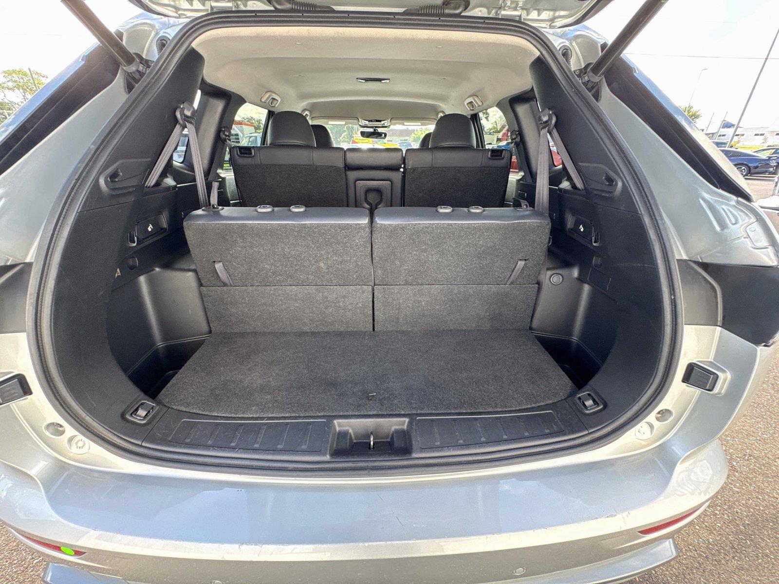2025 Mitsubishi Outlander SE - Photo 29