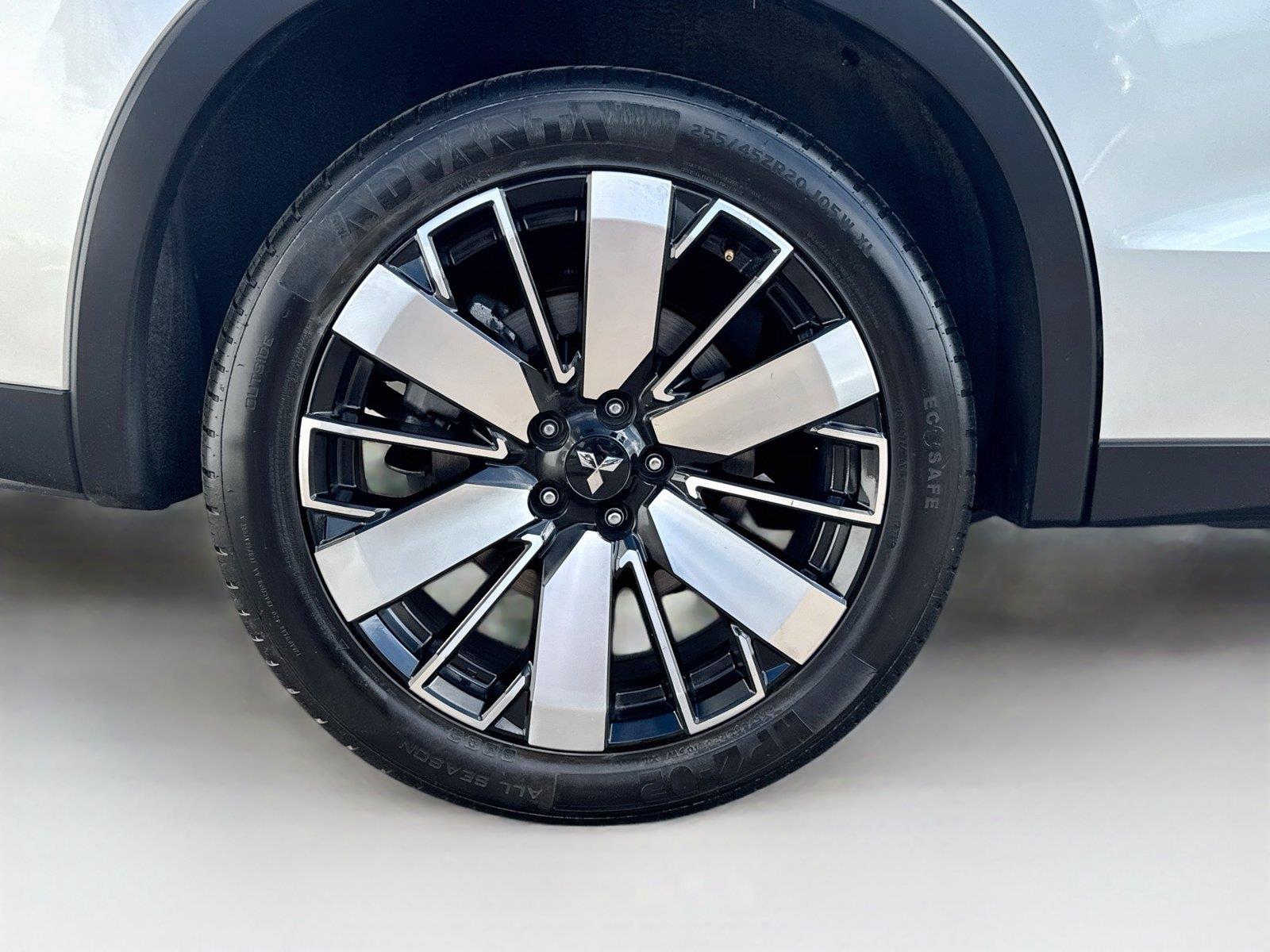 2025 Mitsubishi Outlander SE - Photo 39