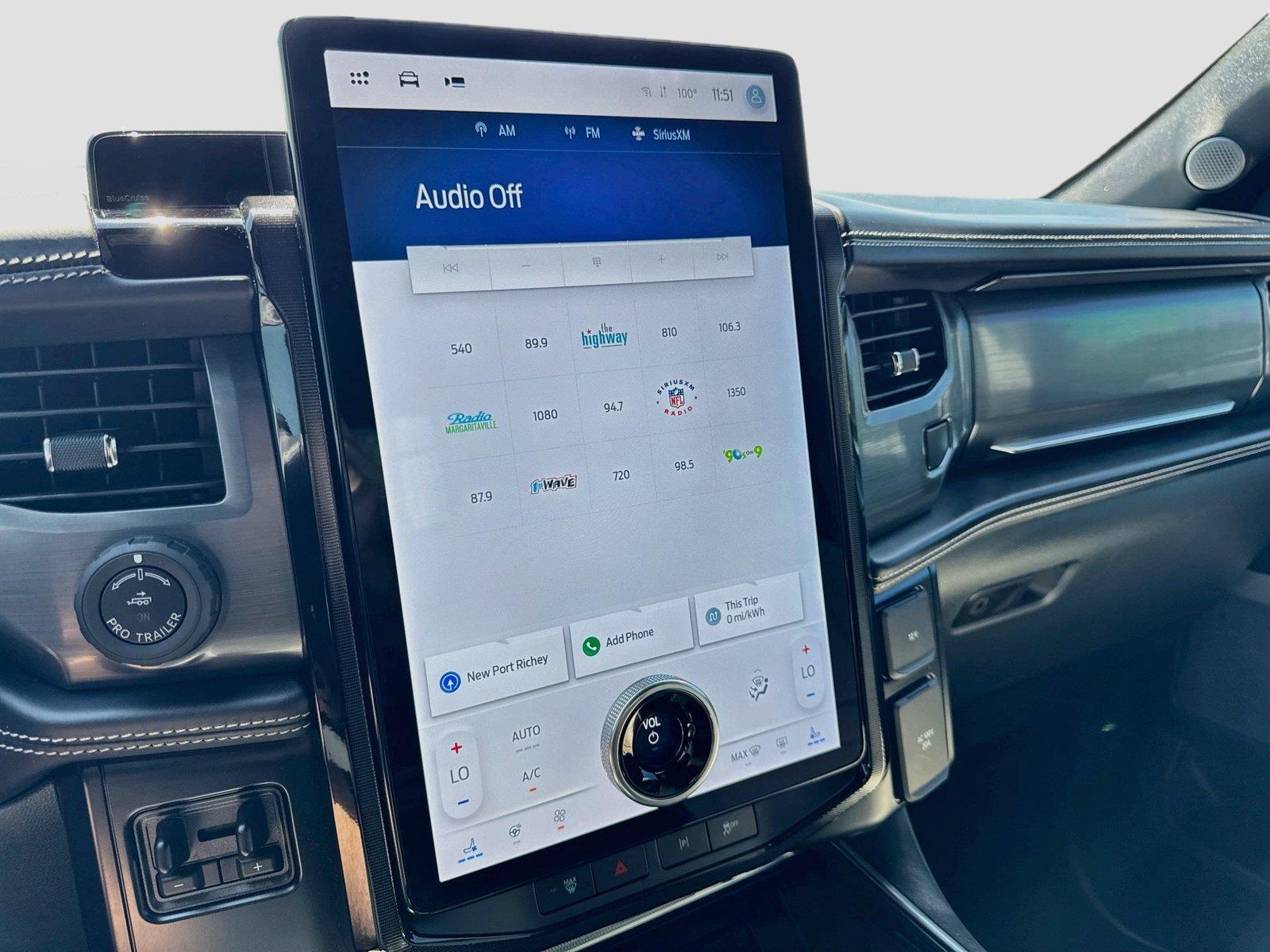 2023 Ford F-150 Lightning Platinum - Photo 16