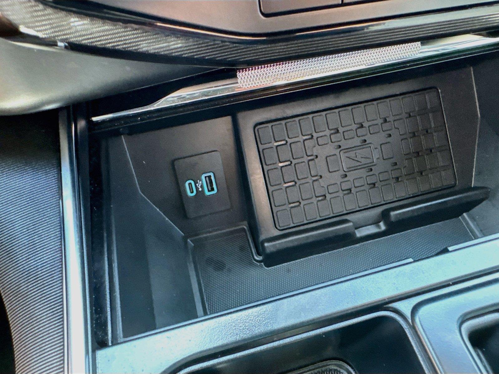 2023 Ford F-150 Lightning Platinum - Photo 22