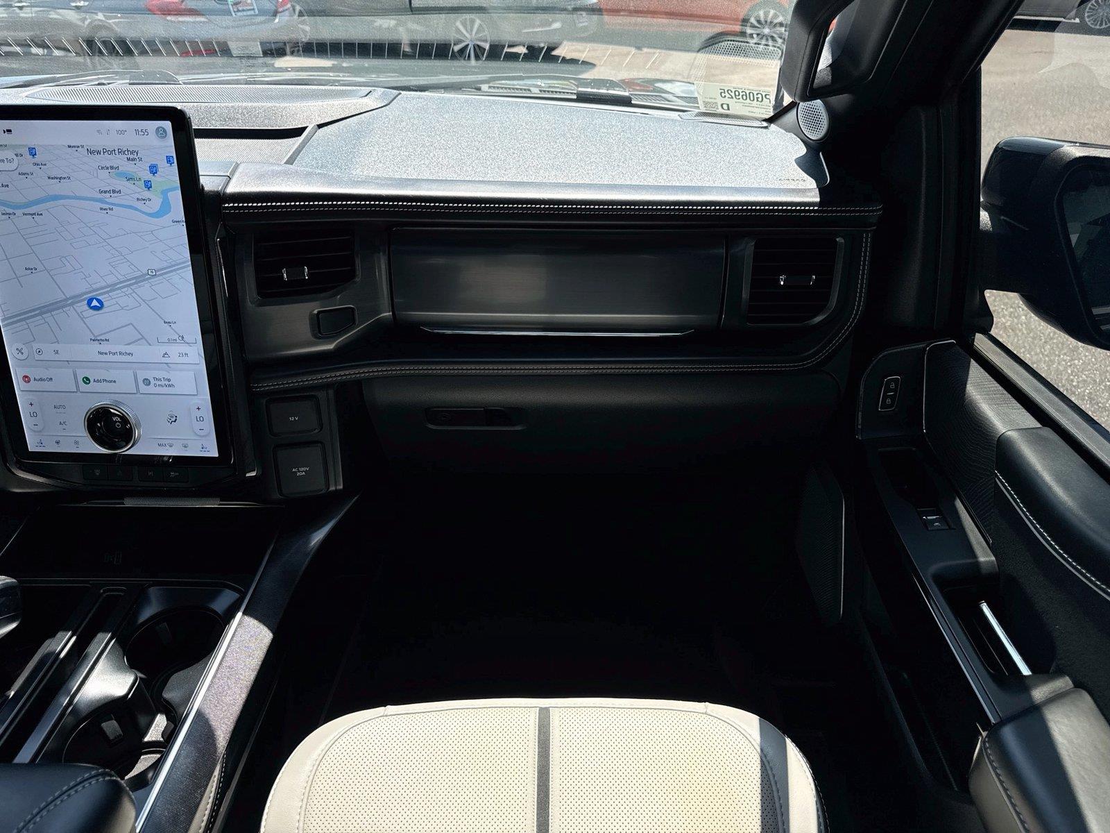 2023 Ford F-150 Lightning Platinum - Photo 29