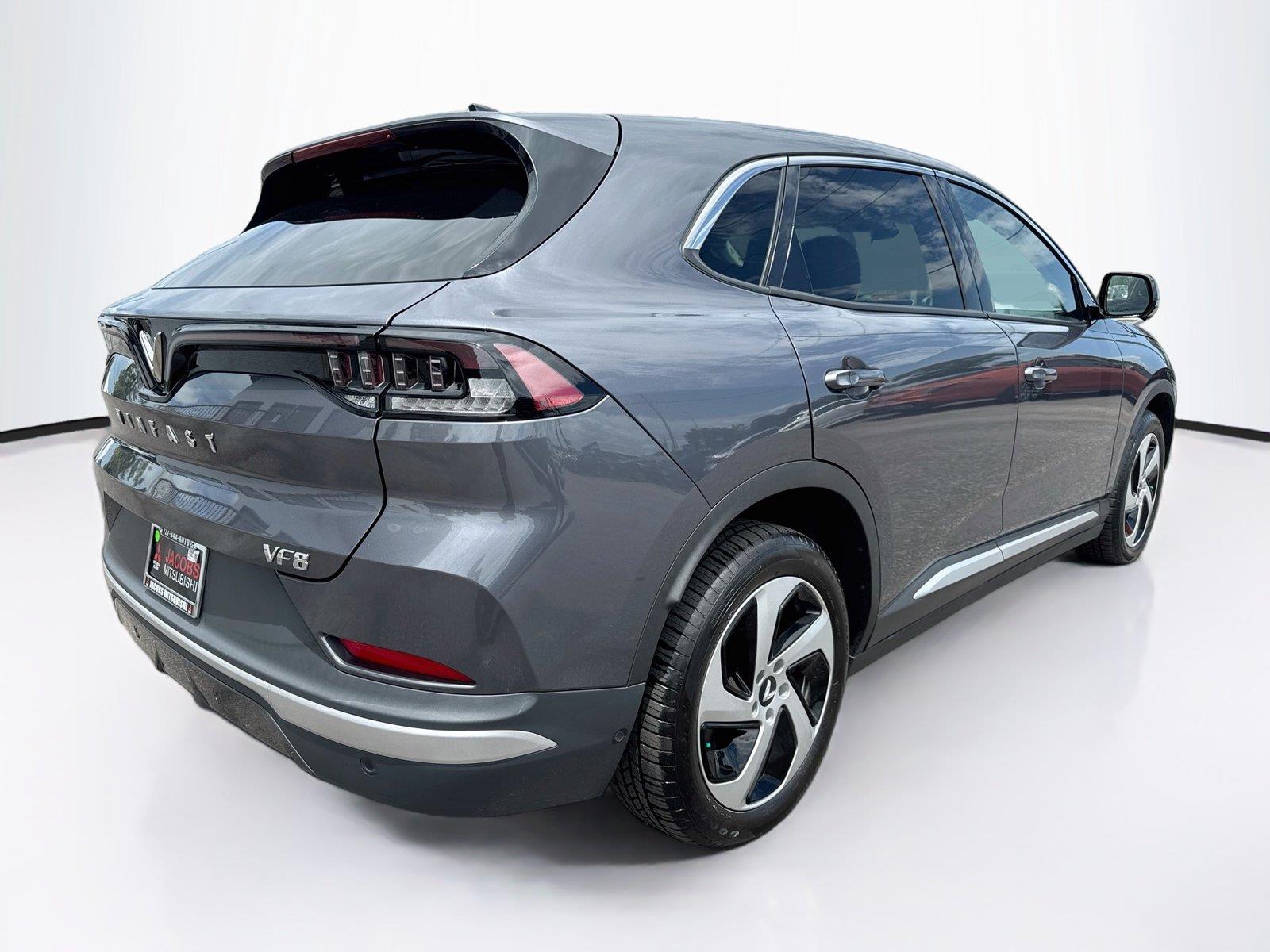 View vehicle photo 5