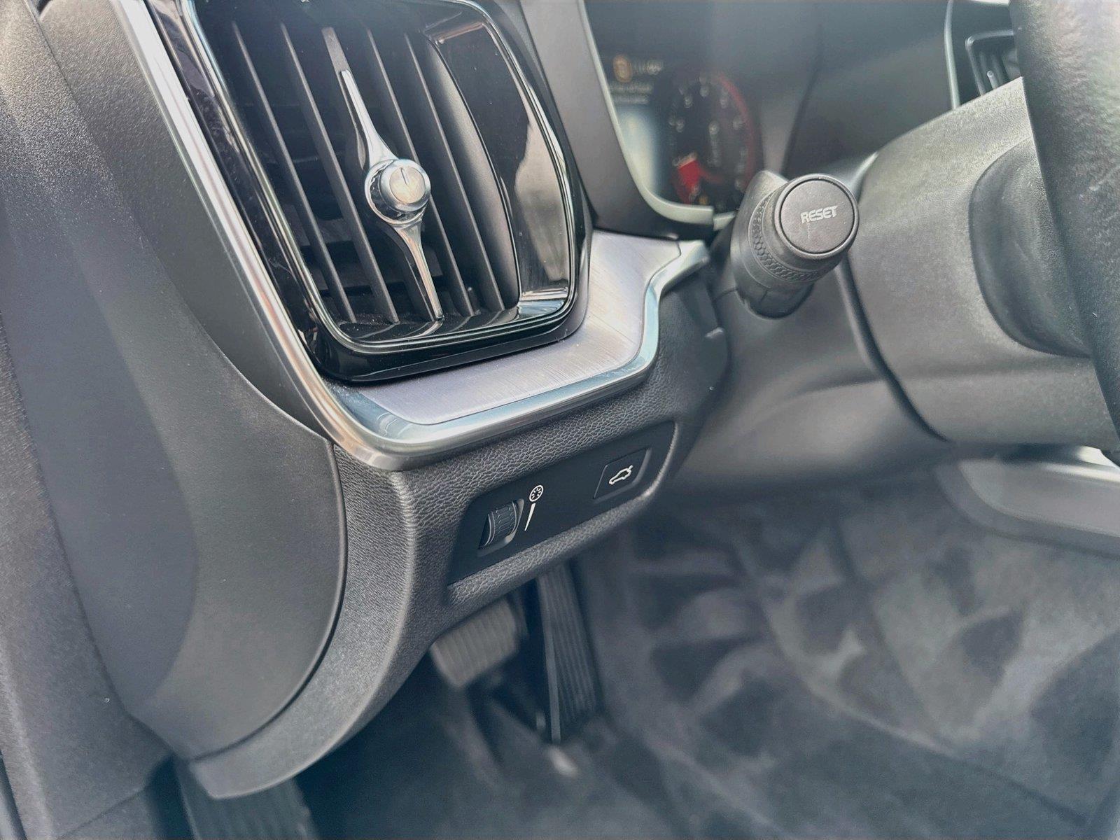 2020 Volvo S60 Momentum - Photo 16