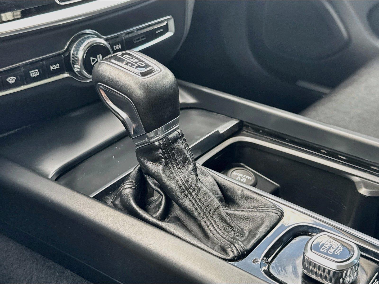 2020 Volvo S60 Momentum - Photo 23